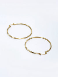 DressBerry Gold-Plated Contemporary Circular Hoop Earrings