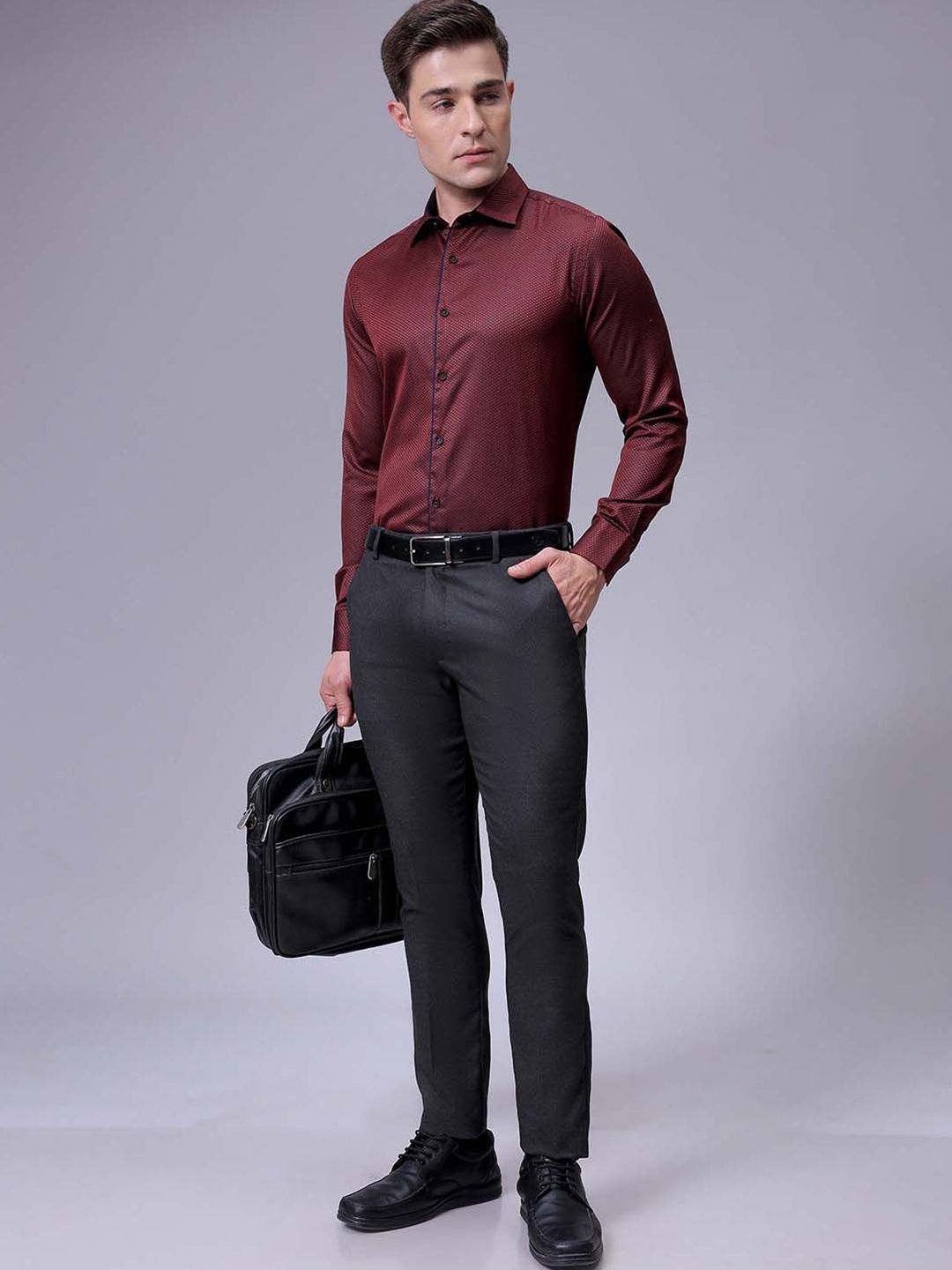 The Indian Garage Co. X Luxe Men Slim Fit Cutaway Collar Micro Ditsy Printed Formal Shirt