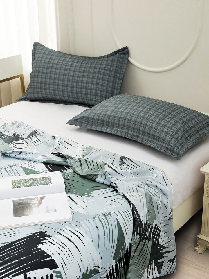 Story@home Green & White Abstract Printed 240 TC Satin Finish Queen Bedsheet Set