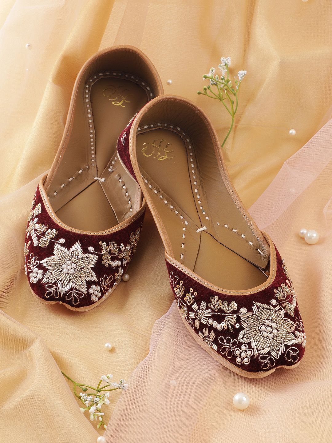 House of Pataudi Women Ethnic Embellished Mojaris