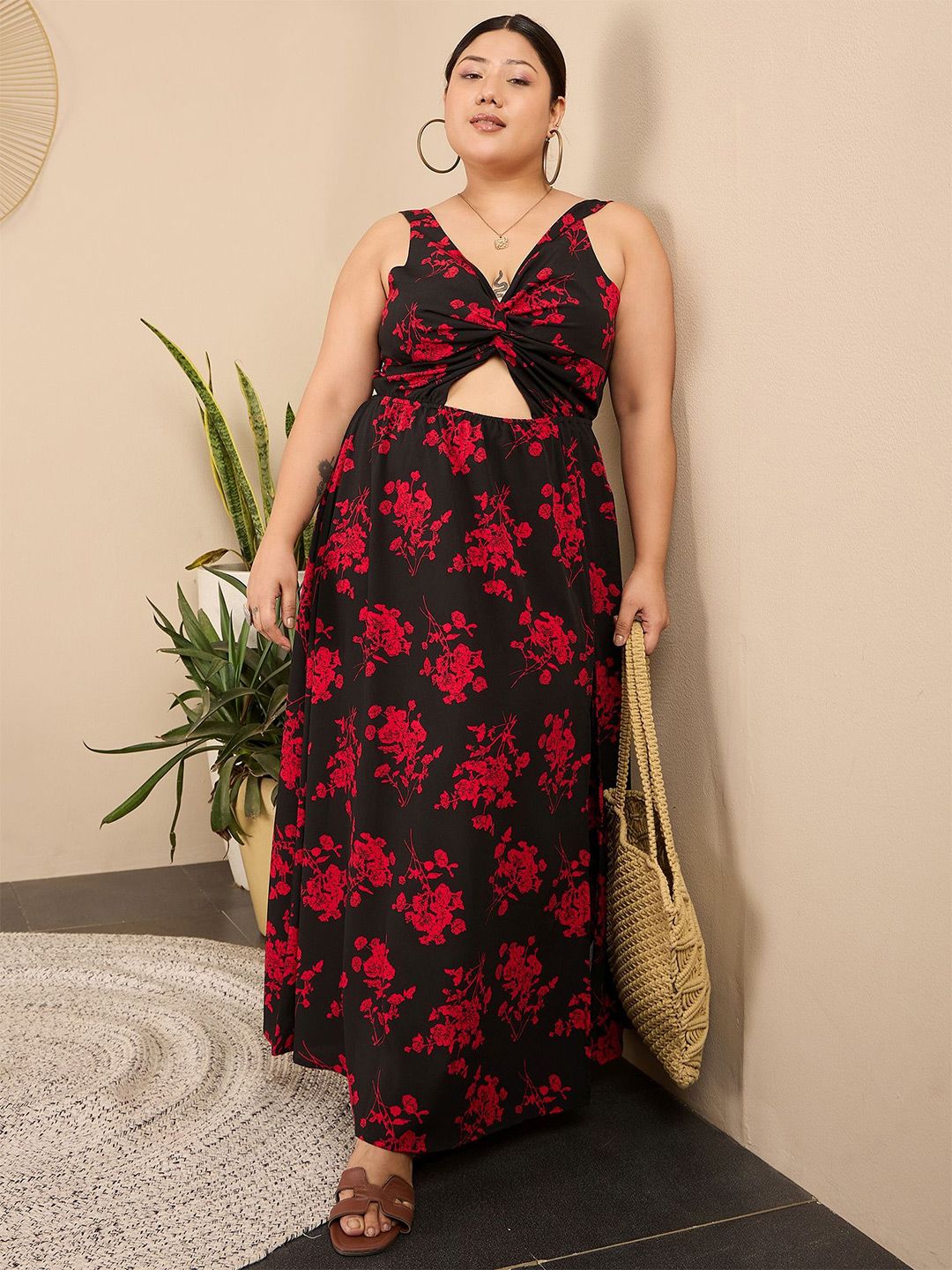 Berrylush Curve Women Floral Printed Plus Size ShoulderStraps V-neck Maxi Dress