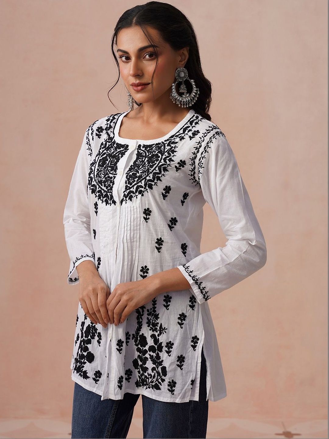 House of Chikankari Women Embroidered Chikankari Kurta