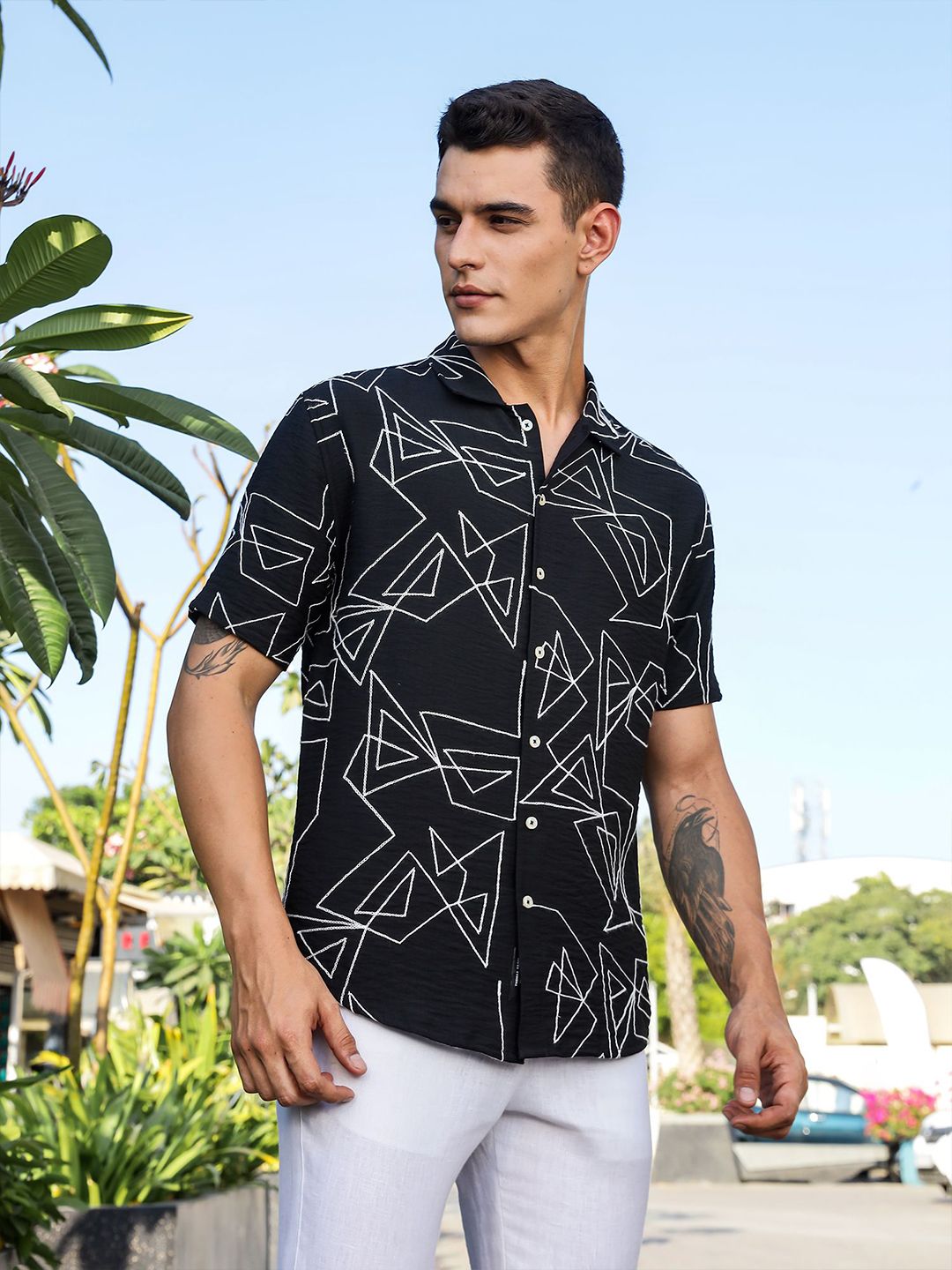 Thomas Scott Men Premium Fit Geometric Printed Spread Collar Casual Shirt