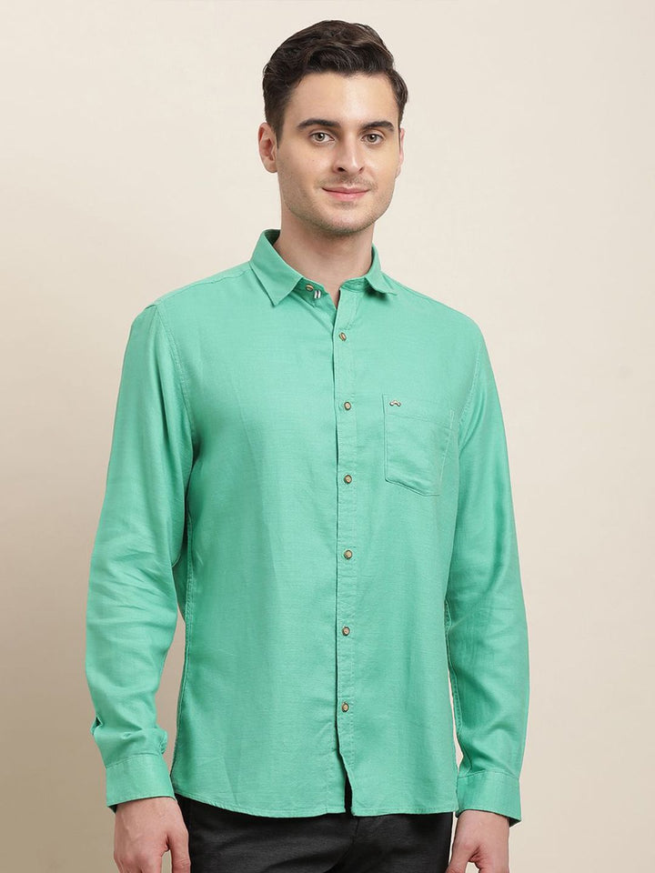 Turtle Men Relaxed Slim Fit Opaque Casual Shirt