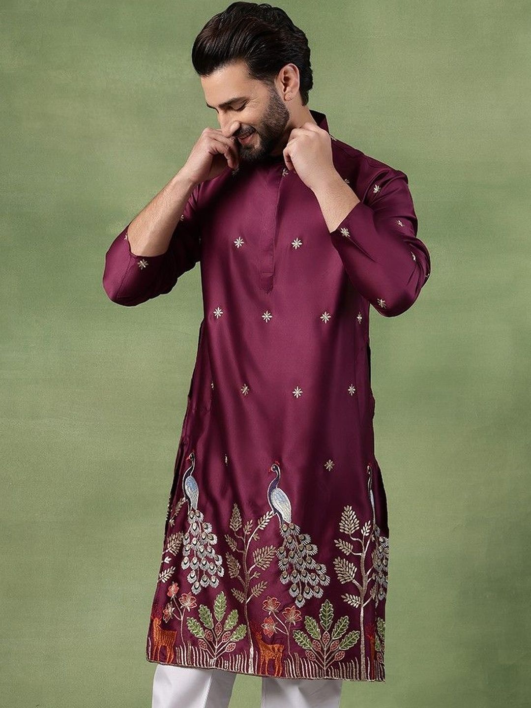 SOJANYA Men Floral Embroidered Thread Work Kurta