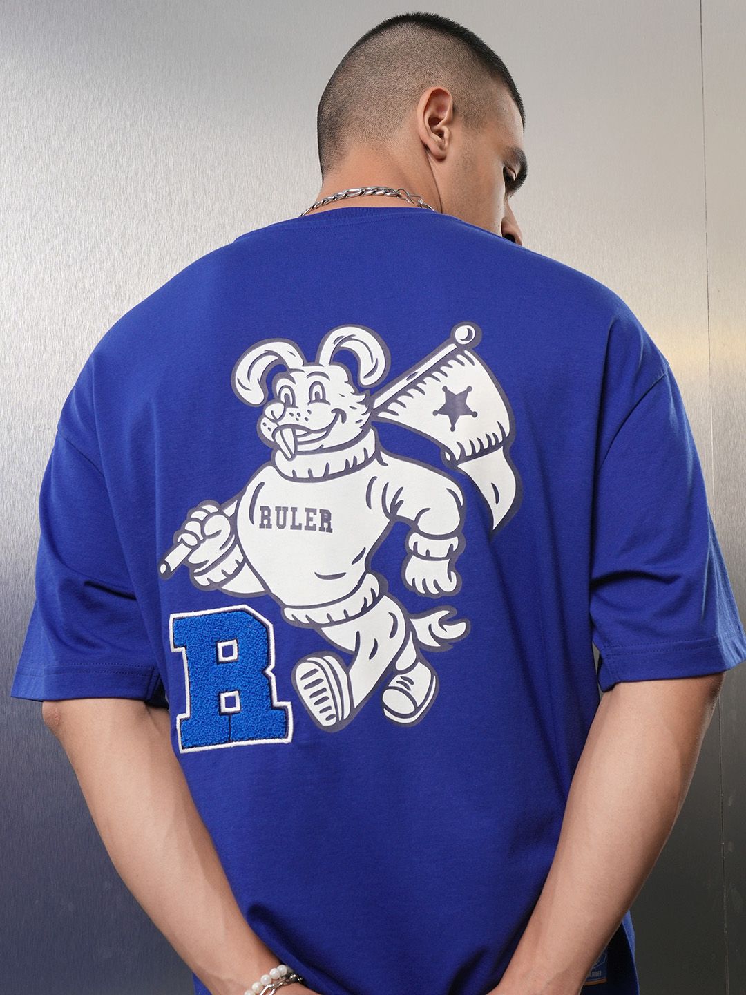 HIGHLANDER Men Graphic Printed Round Neck Drop-Shoulder Oversized T-shirt