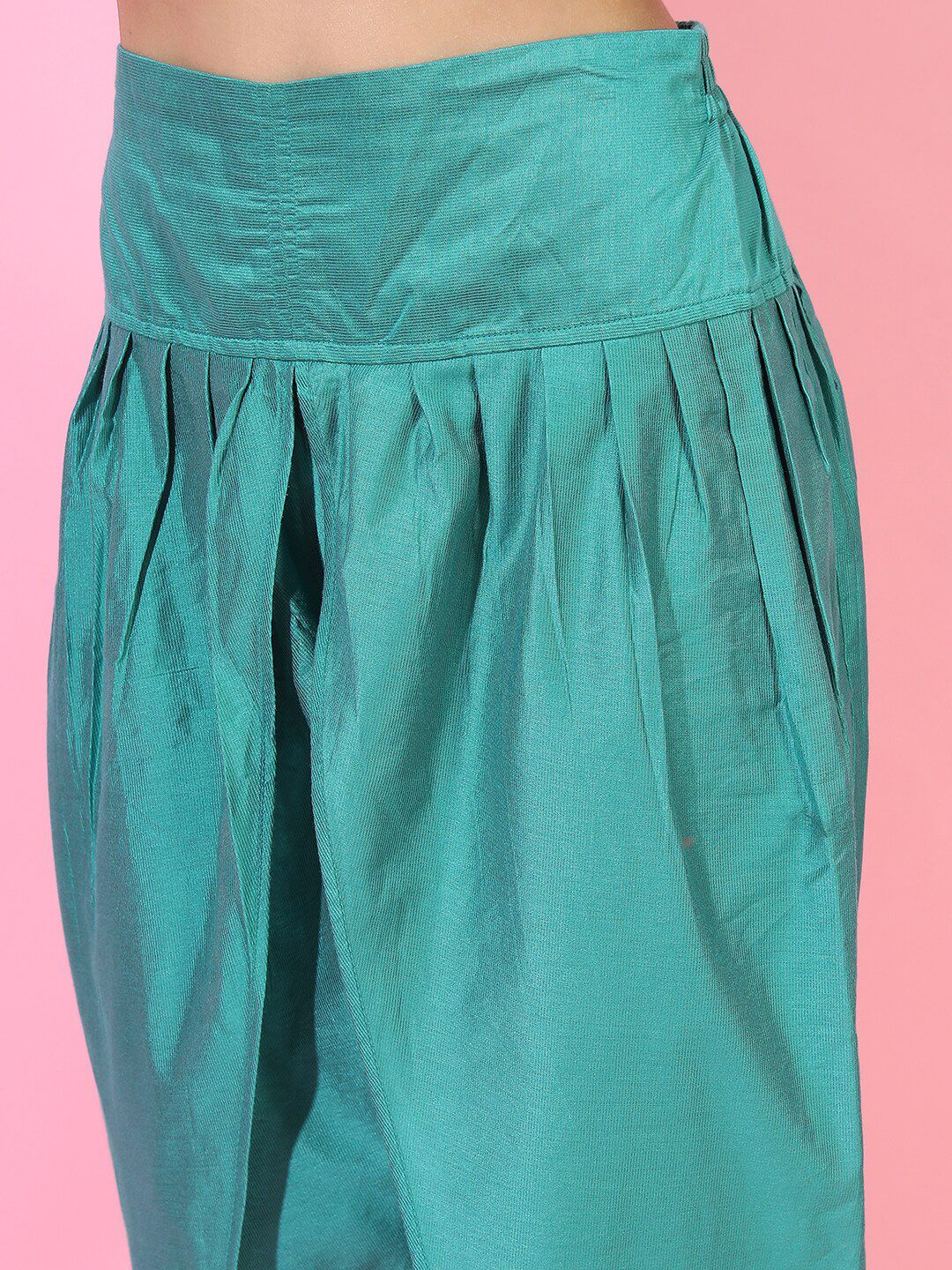 Vishudh Women Turquoise Blue Embroidered Kurta Set