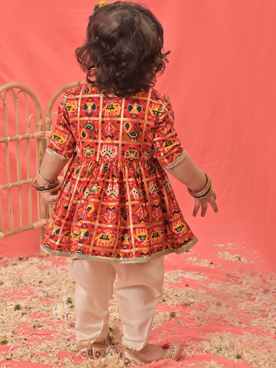 VASTRAMAY Girls Ethnic Motifs Printed Angrakha Kurta With Dhoti Pants