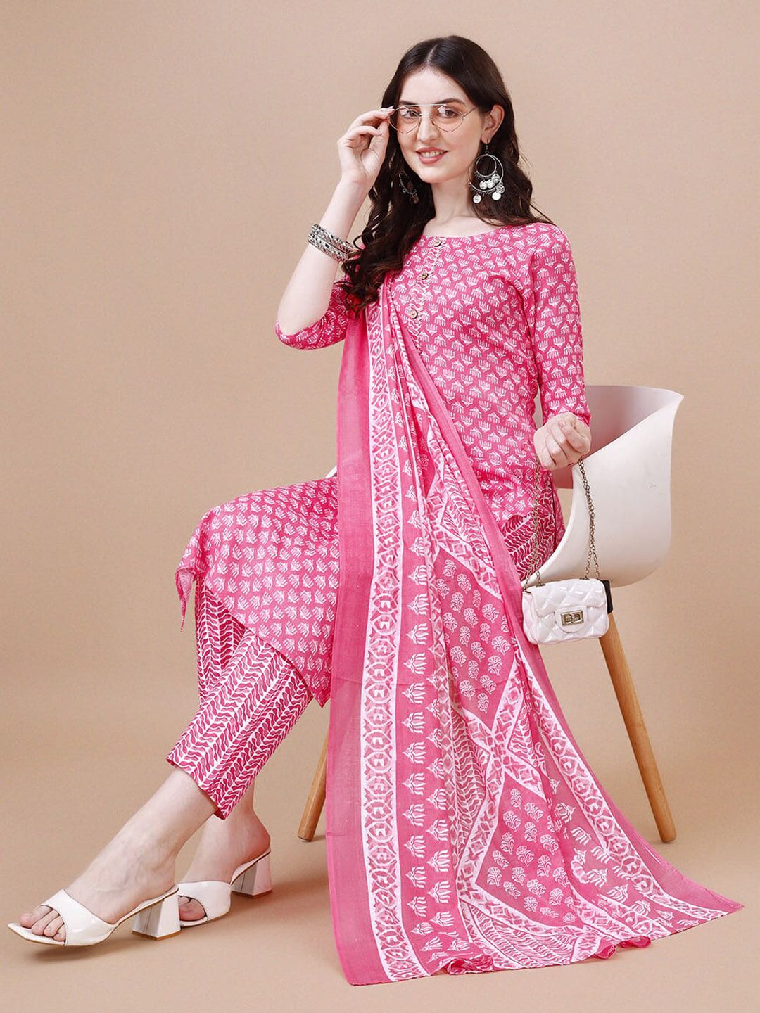 KALINI Ethnic Motifs Printed Gotta PattiStraight Kurta & Trouser With Dupatta