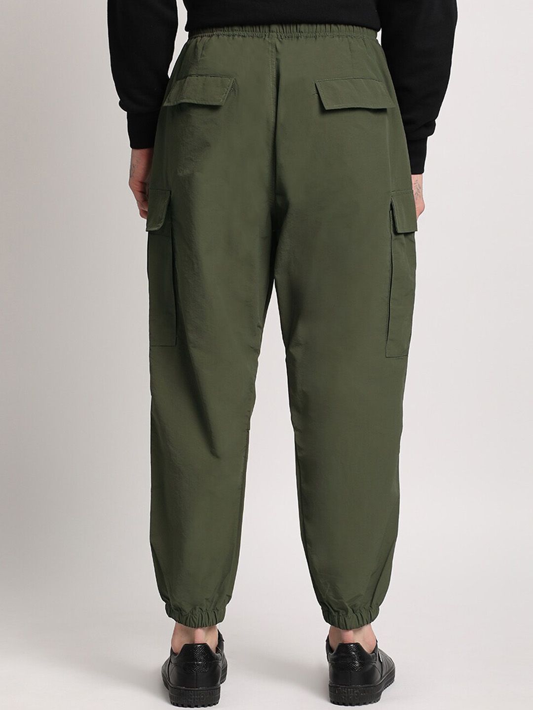 THE BEAR HOUSE Men Loose Fit Mid-Rise Easy Wash Cargos Trousers