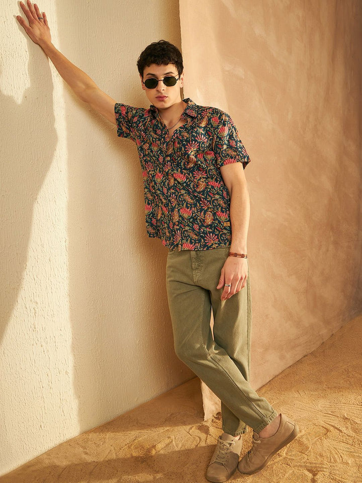 DENNISON Smart Floral Printed Spread Collar Short Sleeves Cotton Lightweight Shirt