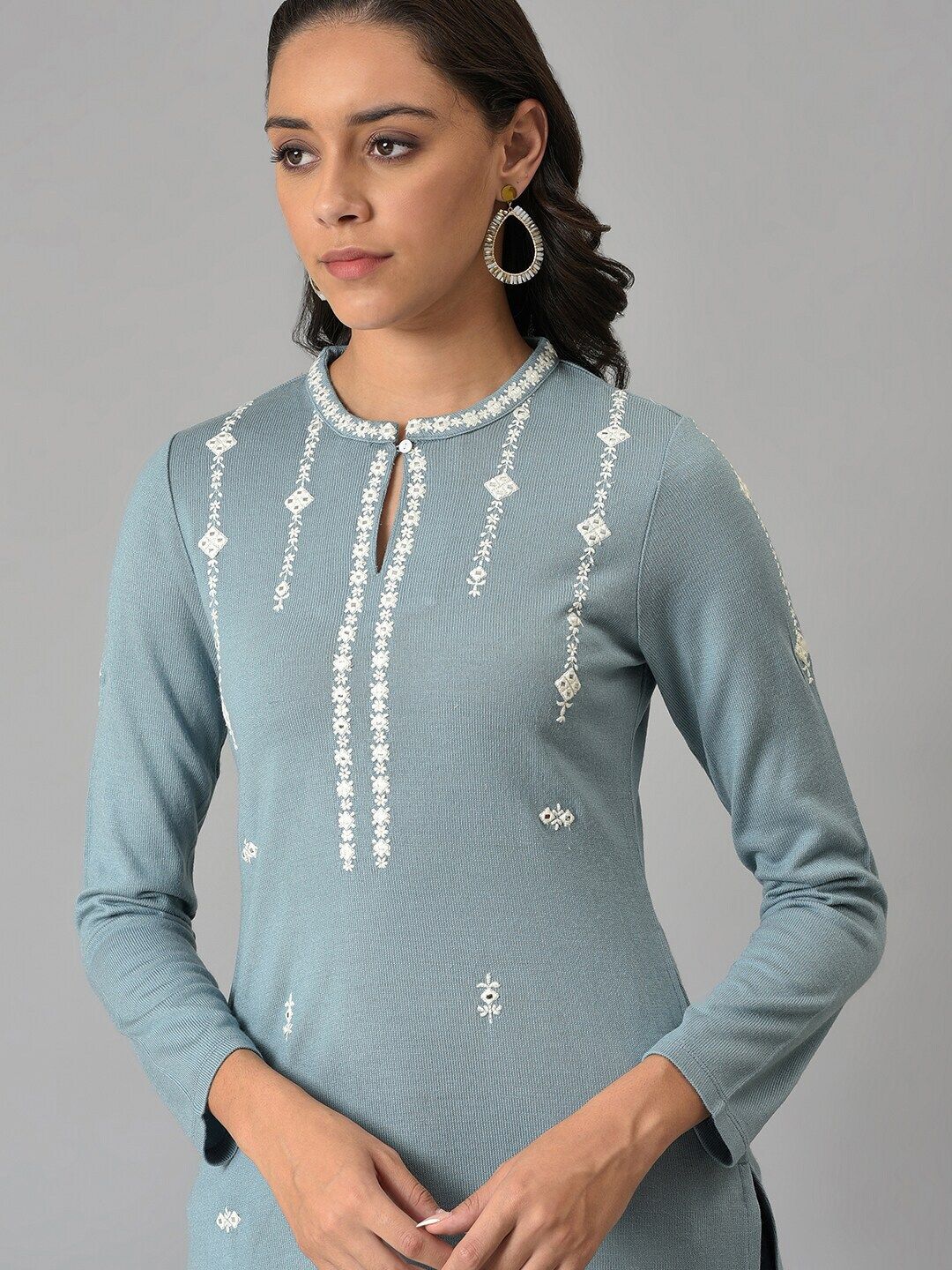 W Women Blue Embroidered Keyhole Neck Regular Sleeves Kurta