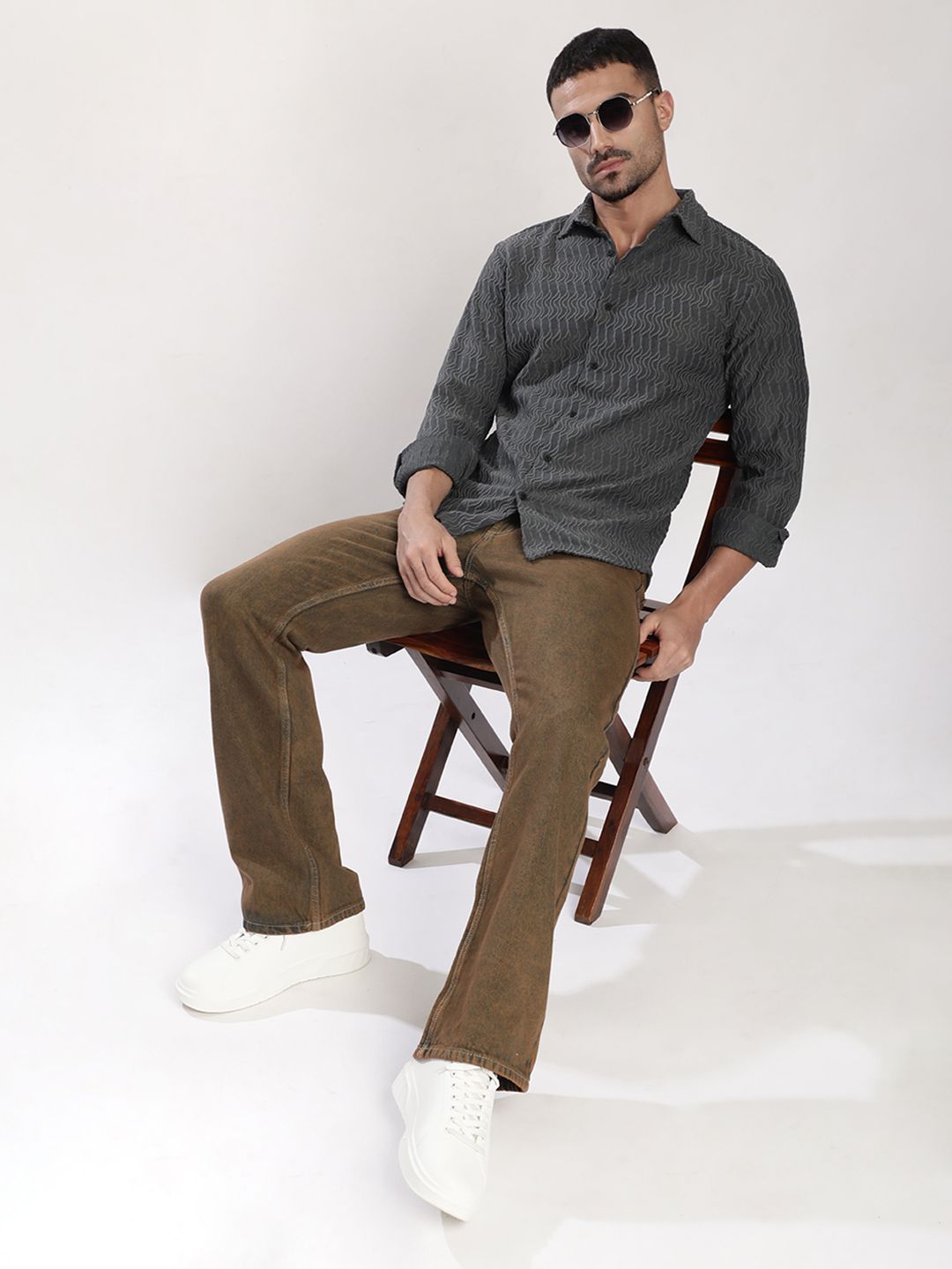 Bene Kleed Men Slim Fit Textured Spread Collar Casual Shirt
