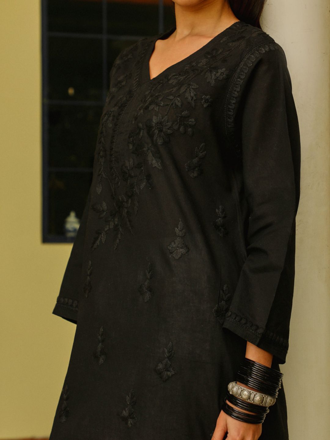 House of Chikankari Women Black Cotton Chikankari Embroidered Kurti