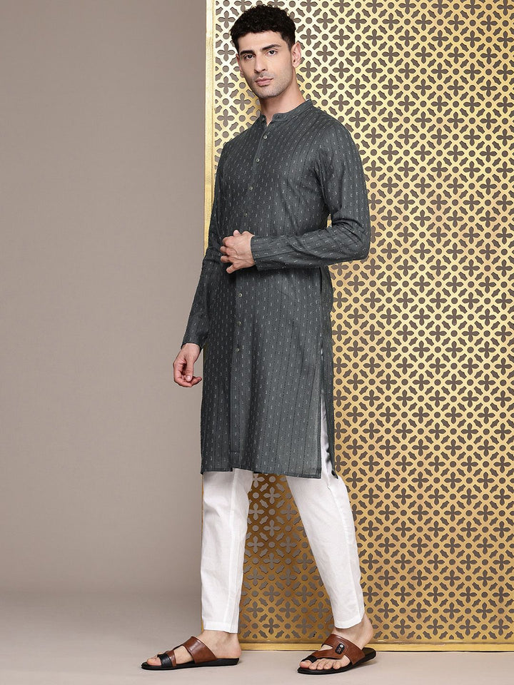 House of Pataudi Men Dobby Regular Jashn Kurta with Trousers