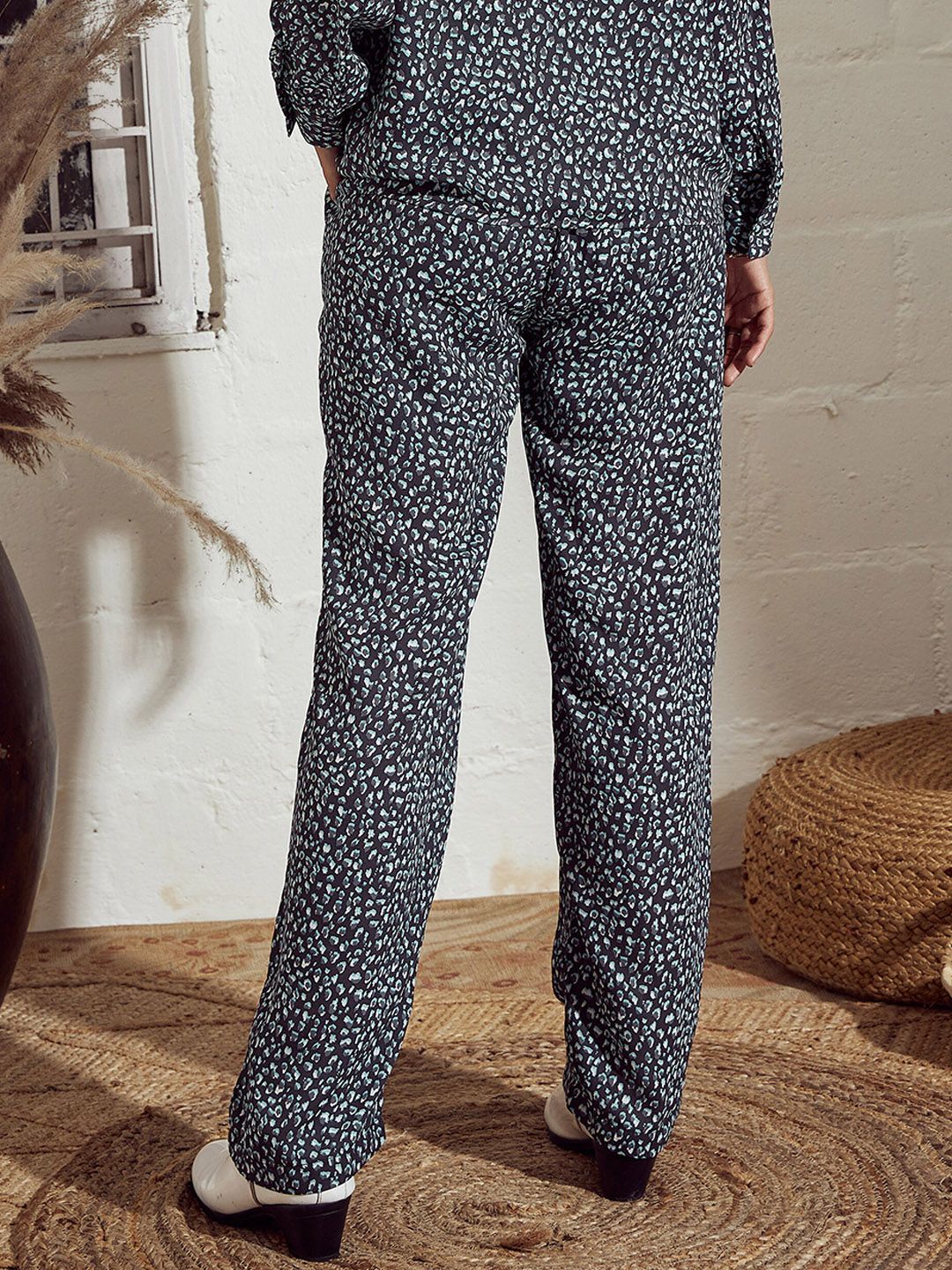 SASSAFRAS Women Grey & Black Animal Printed Straight Trousers