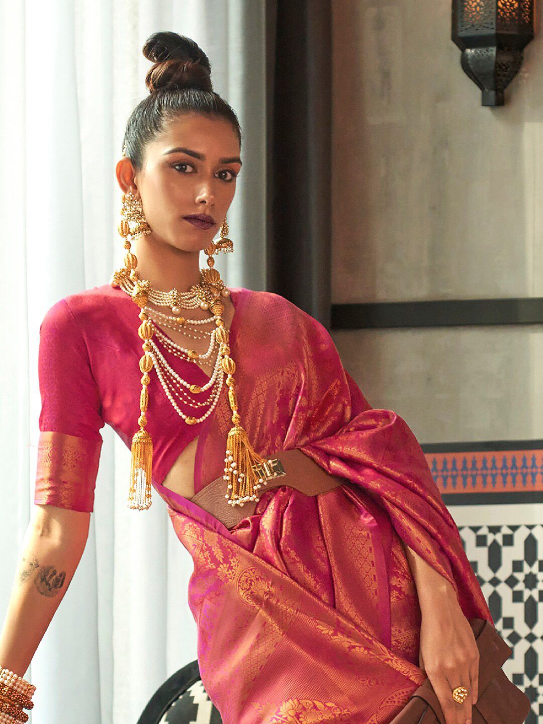 Saree mall Woven Design Zari Silk Blend Kanjeevaram Saree
