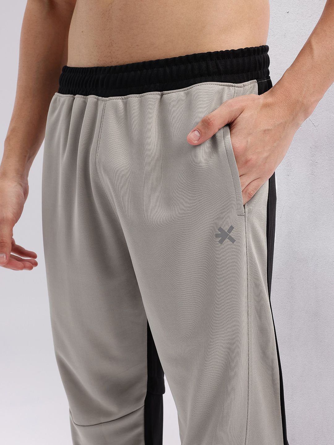 HRX by Hrithik Roshan Men Colourblocked Rapid-Dry Running Joggers