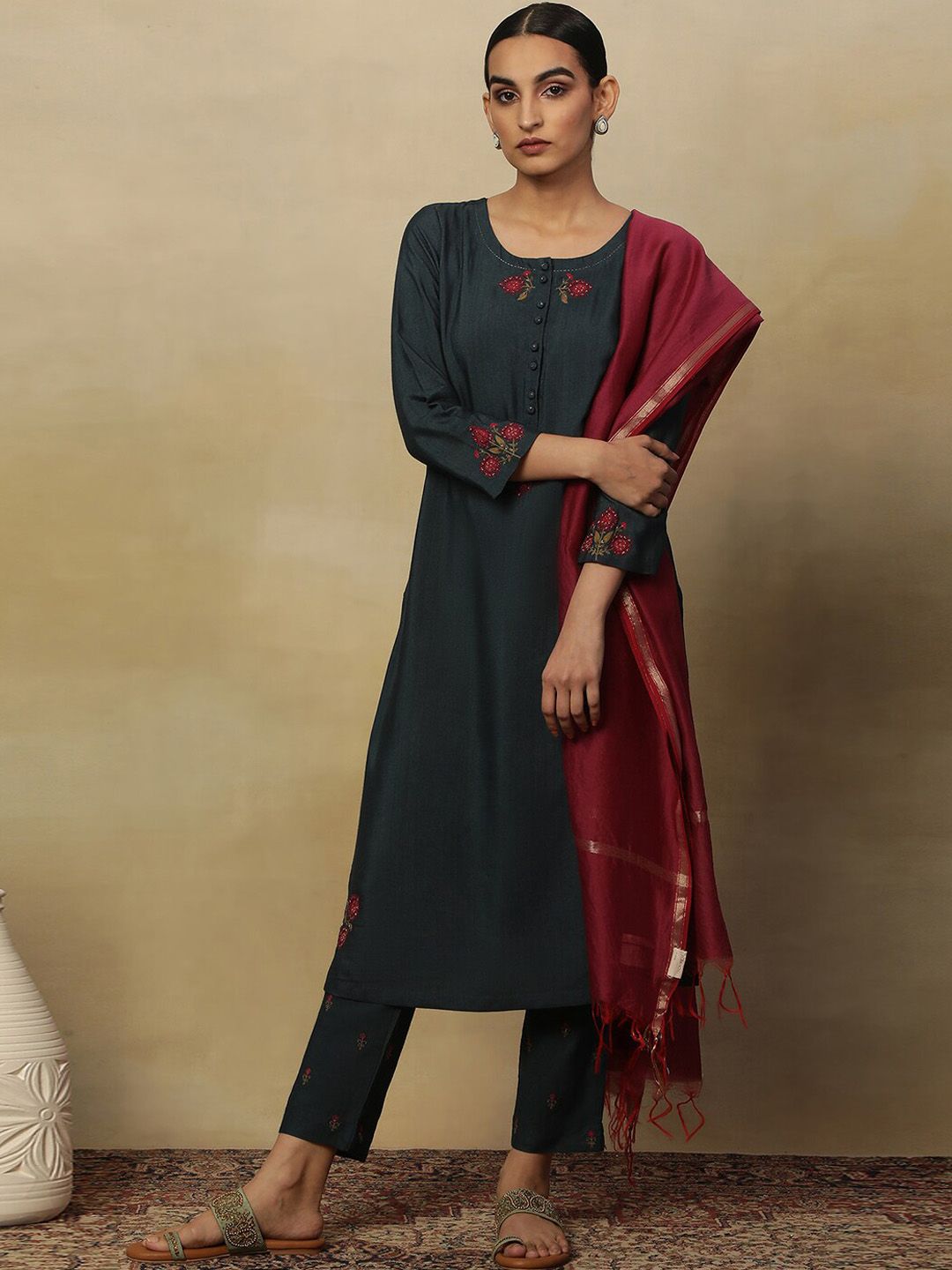 W Women Slim Fit Cropped Ethnic Trouser