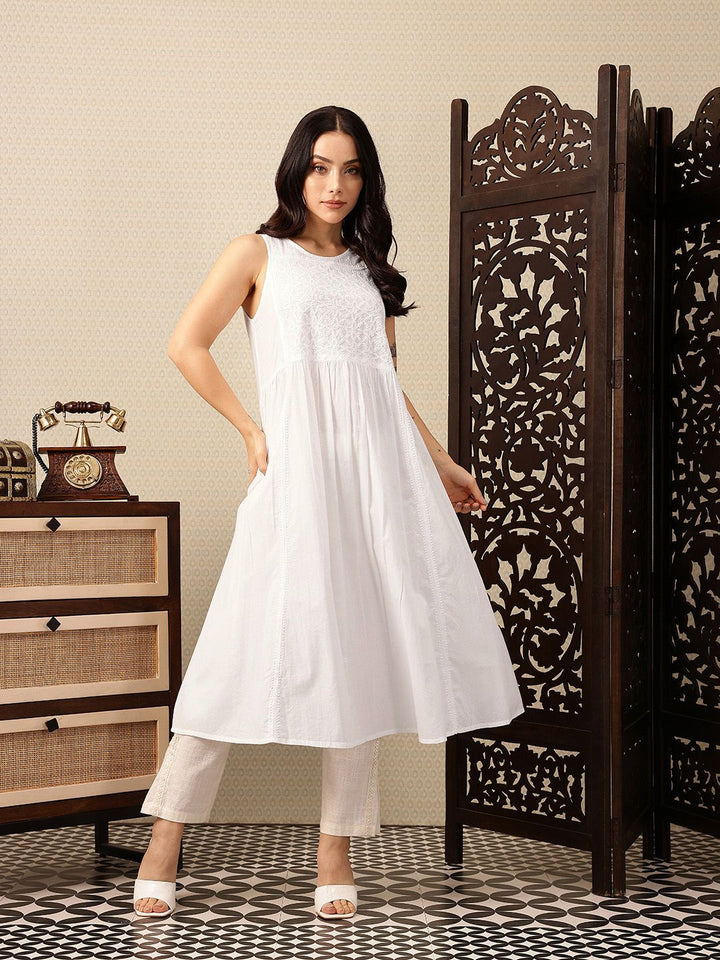 House of Pataudi Sleeveless Thread Work Indie Florals Jashn Kurta