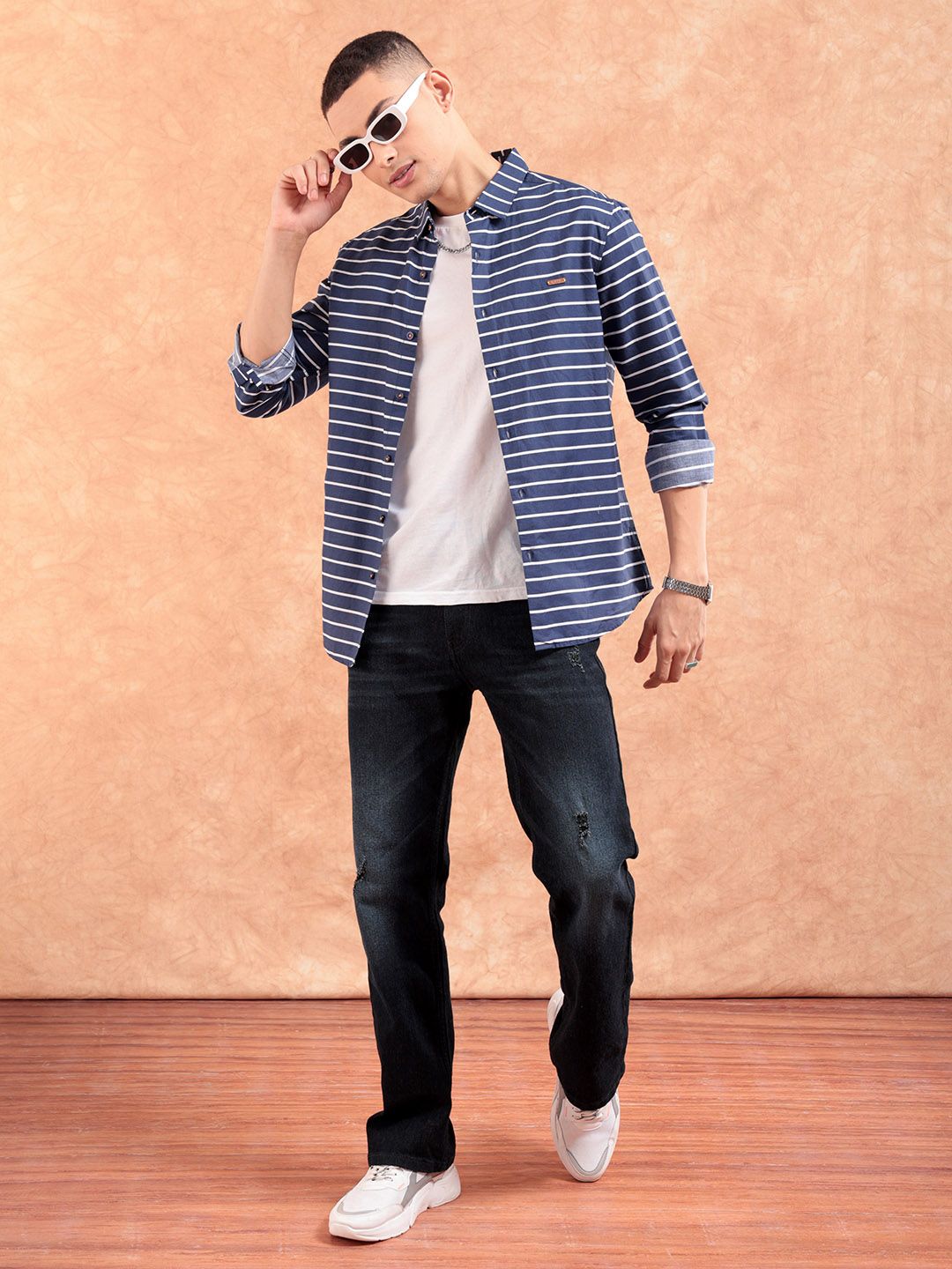 The Indian Garage Co Men Navy Blue & White Slim Fit Striped Casual Shirt