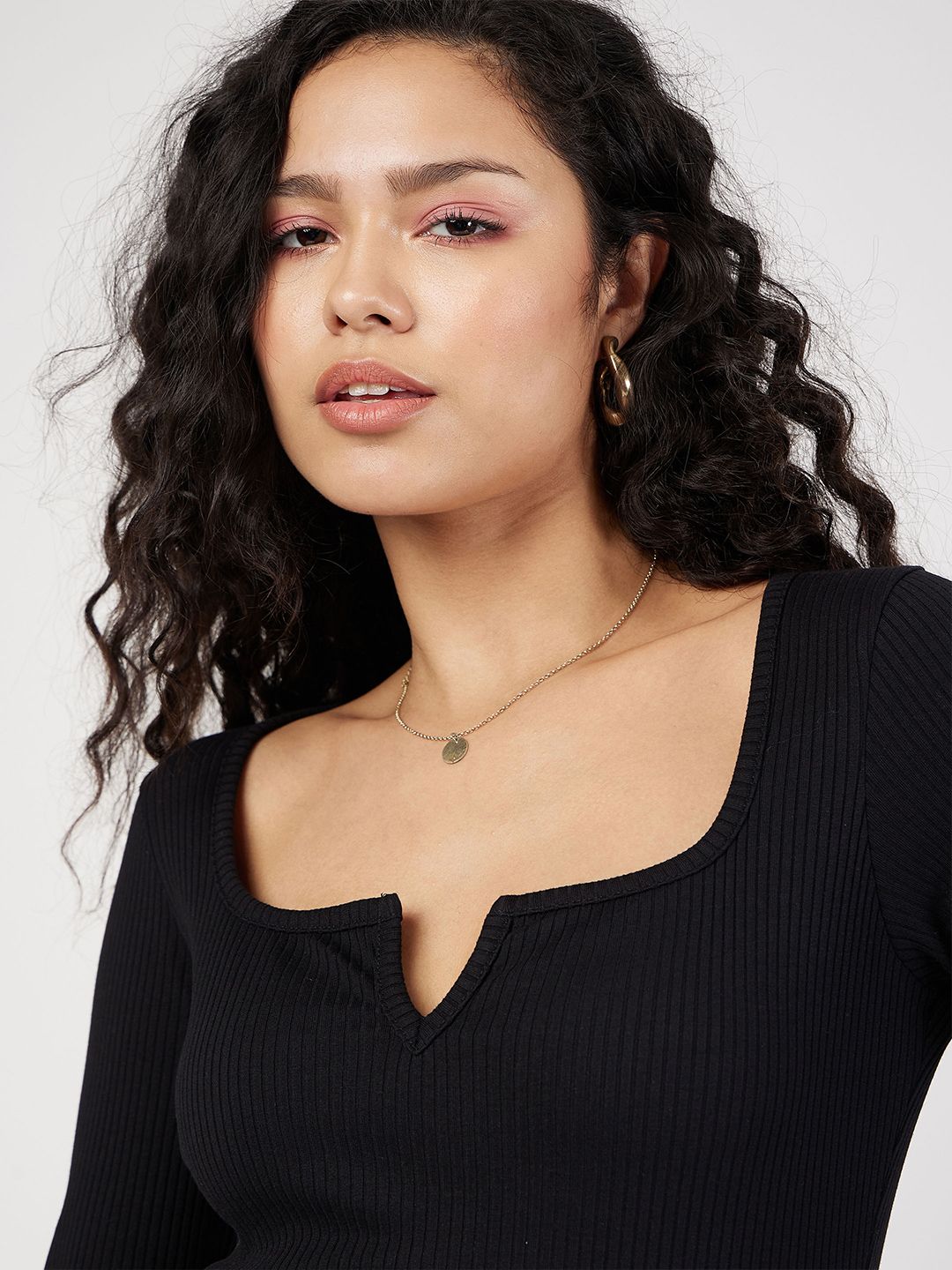 SASSAFRAS Black Ribbed Scoop Neck Fitted Top