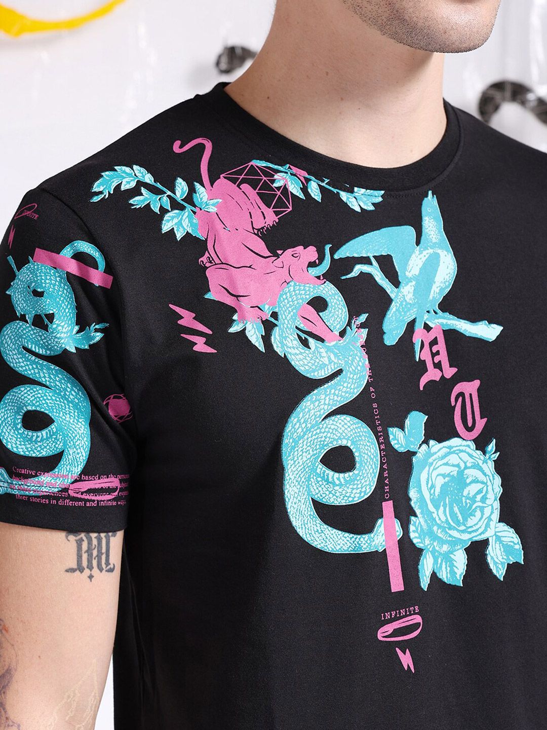 The Indian Garage Co Black Graphic Printed Round Neck Casual T-shirt
