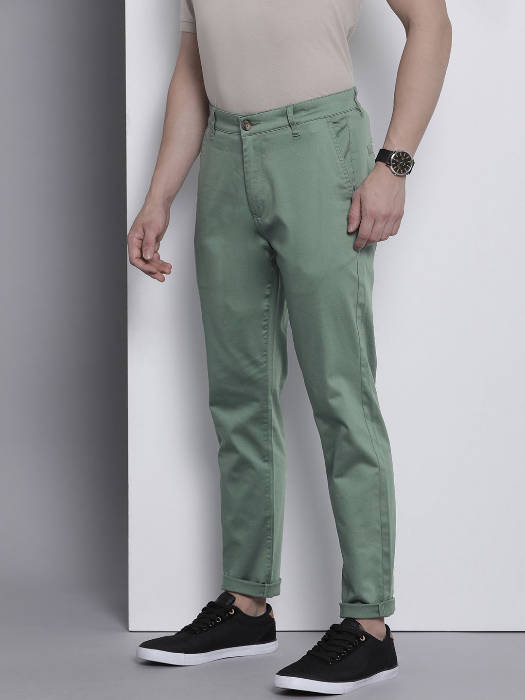 The Indian Garage Co Men Solid Slim Fit Chinos Trousers