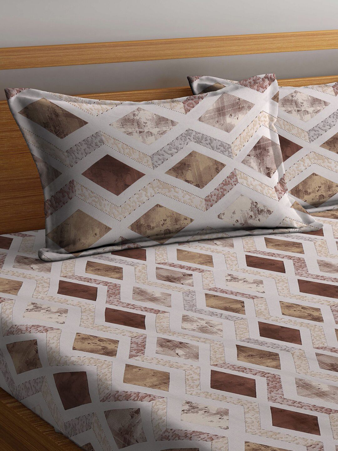 KLOTTHE Brown & White Geometric-Printed 400 TC Pure-Cotton Double King Bedsheet Set