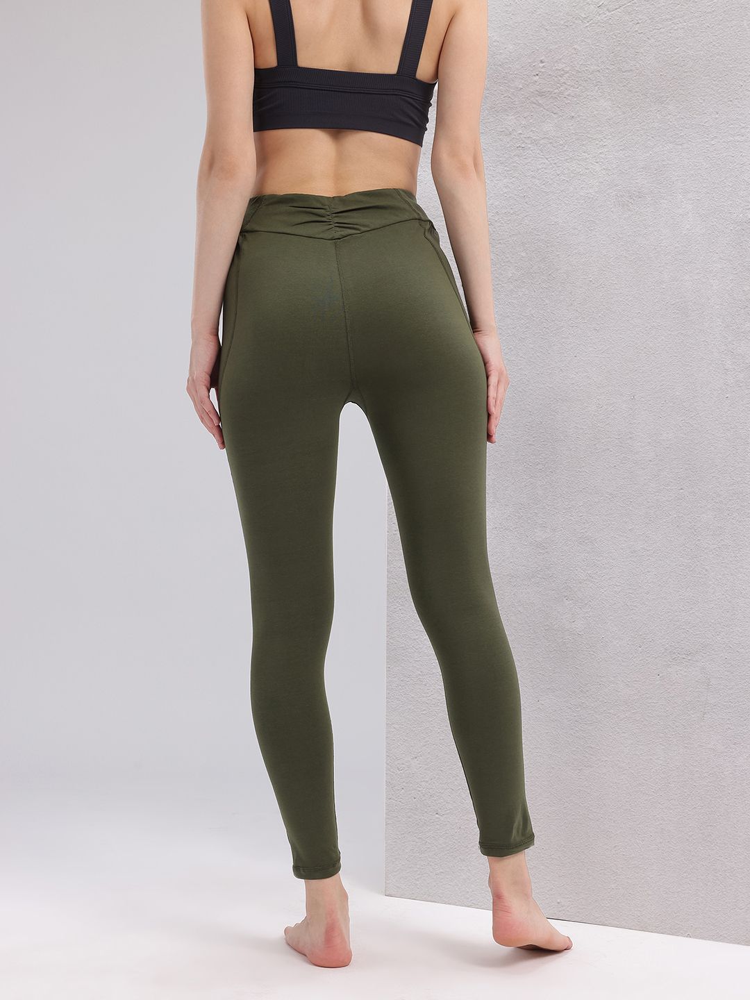 HRX by Hrithik Roshan Women Mid-Rise Cropped Skinny Fit Yoga Tights