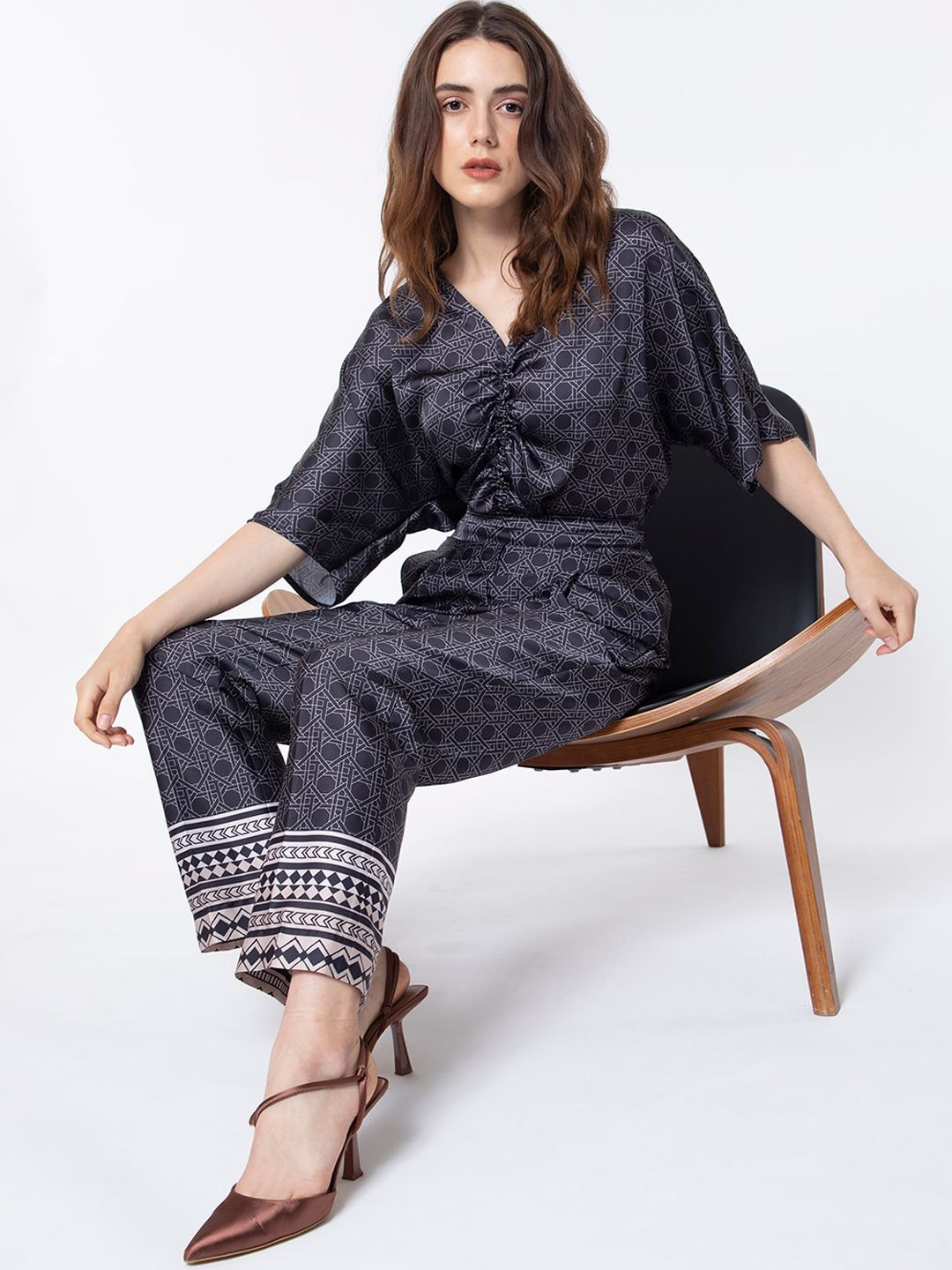 RAREISM Women Geometric Printed Slim Fit Pleated Trousers