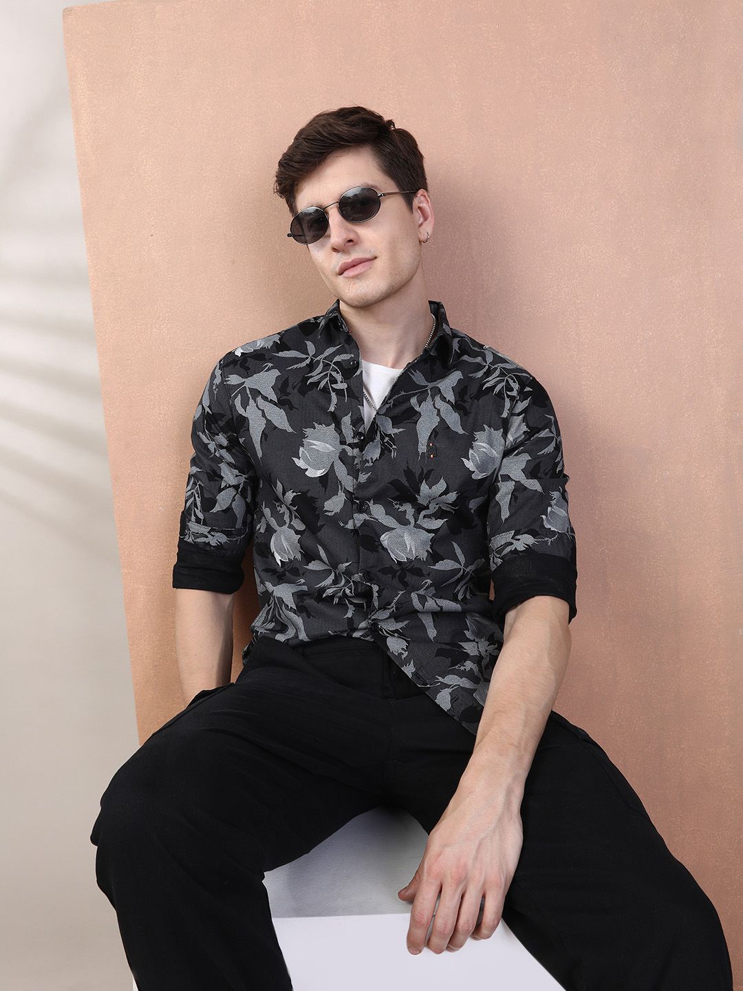 The Indian Garage Co Men Charcoal Grey & Black Slim Fit Printed Casual Shirt