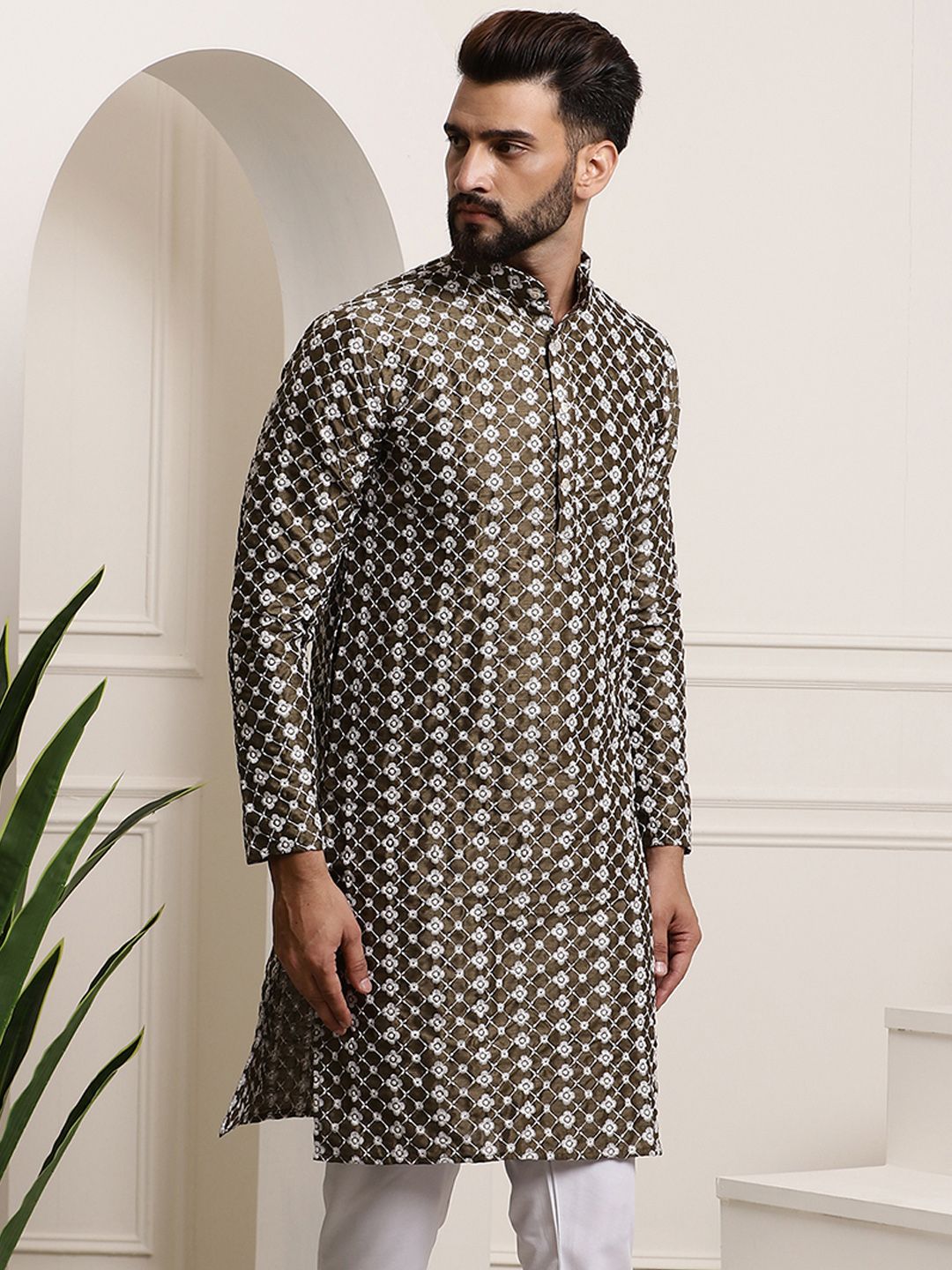 SOJANYA Lelaki Motif Etnik Hijau Zaitun & Putih Sulam Kurta Lurus