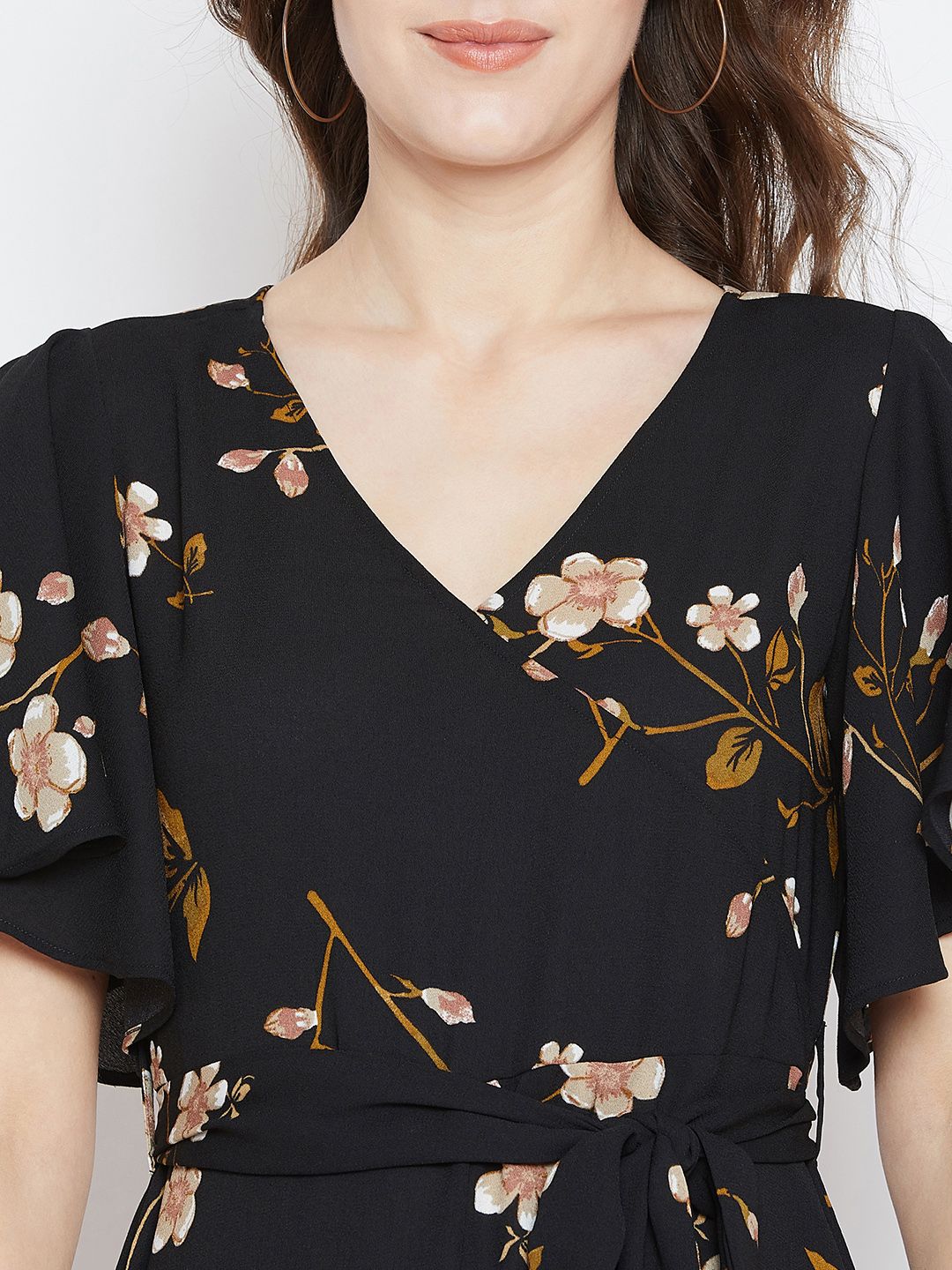 Berrylush Women Black Floral Printed Maxi Dress