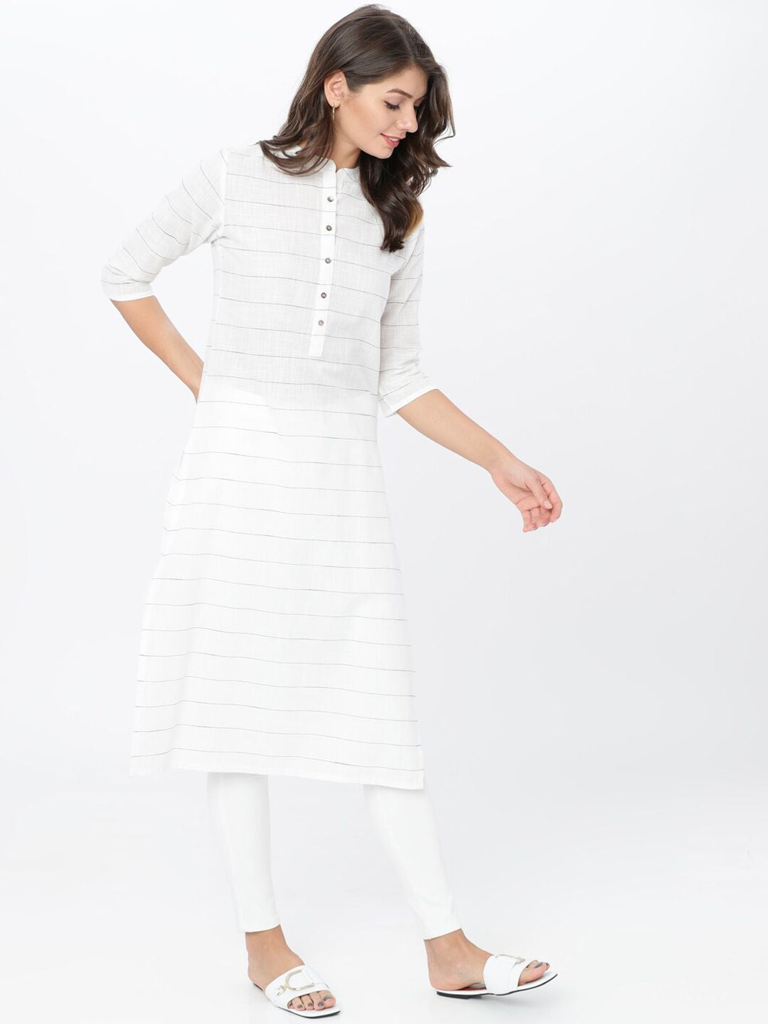Vishudh Women Off-White & Black Solid Straight Kurta