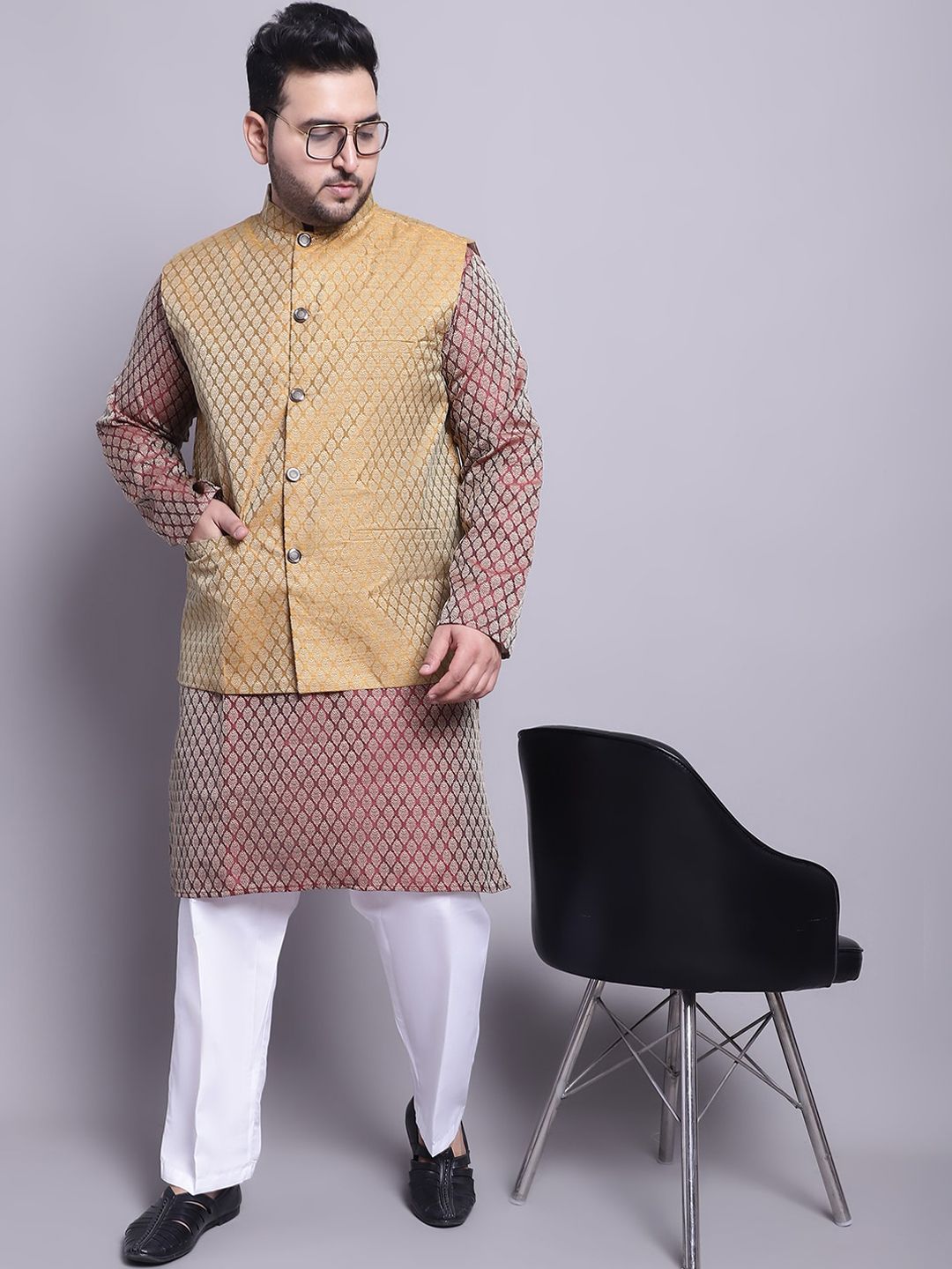 SOJANYA PLUS Woven Design Regular Silk Kurta with Pyjamas & Nehrujacket