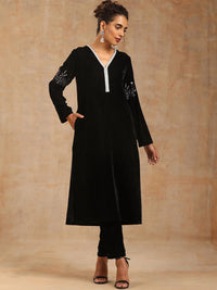 trueBrowns V-Neck Thread Work Velvet A-line Kurta
