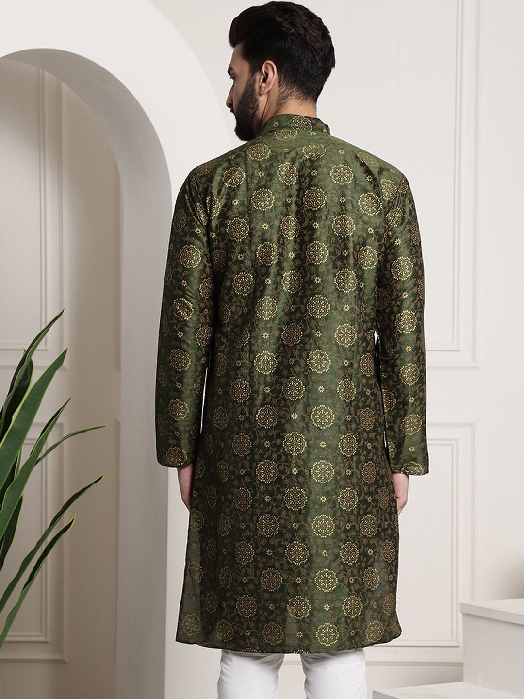SOJANYA Floral Printed Mandarin Collar Straight Kurta