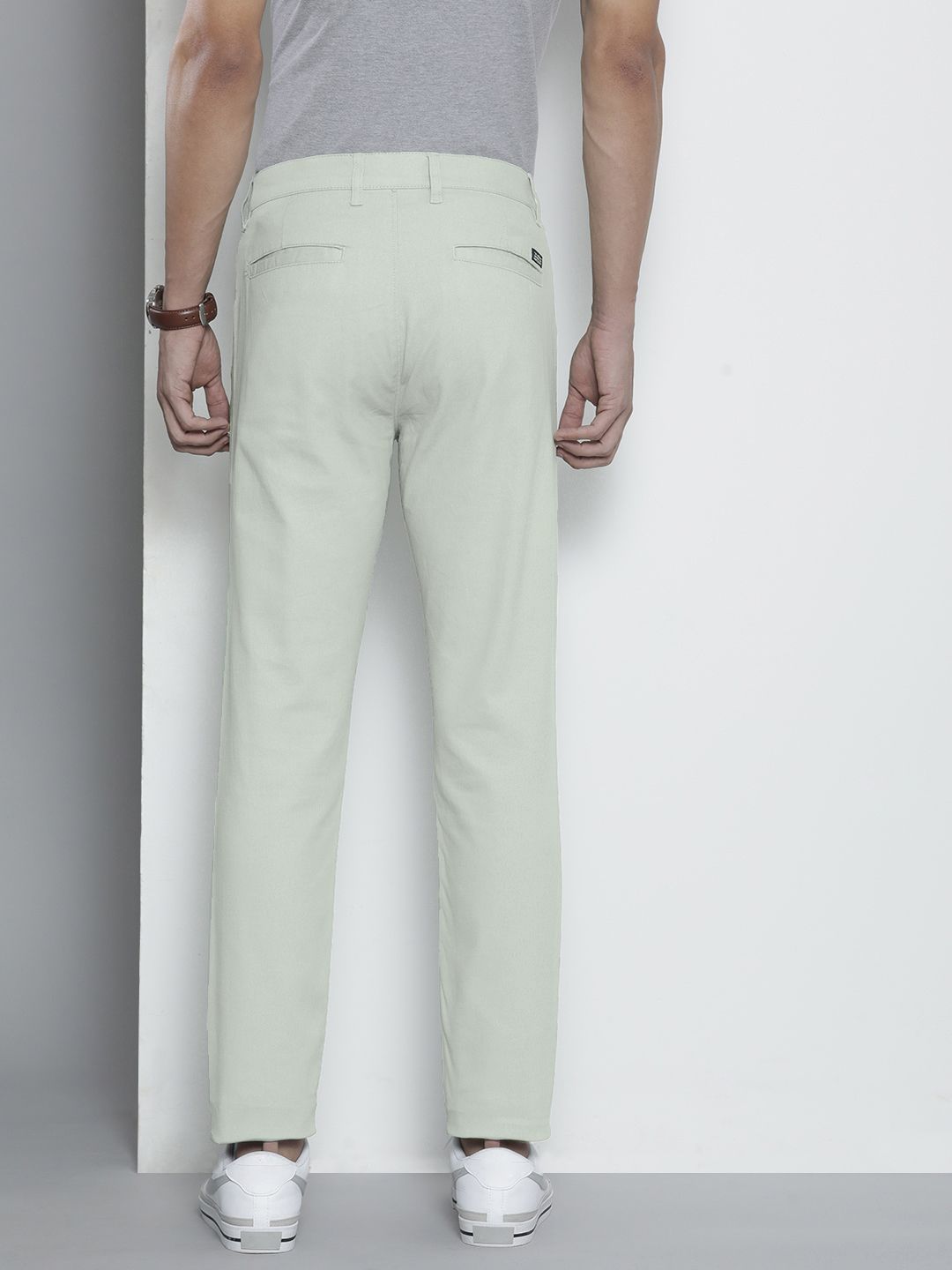 The Indian Garage Co Men Green Solid Chinos Trousers