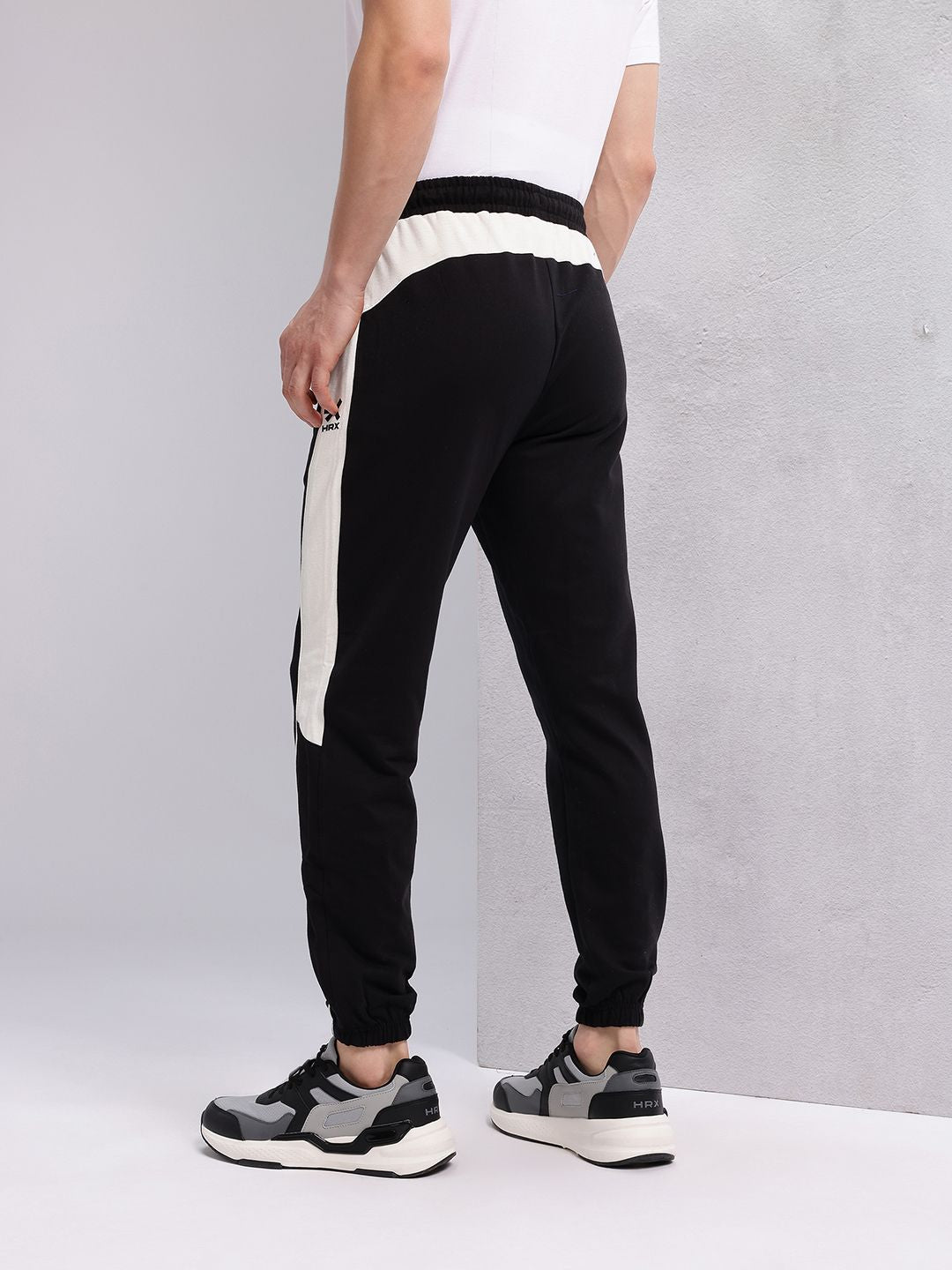 HRX by Hrithik Roshan Men Contrast Side Panel Lifestyle Track Pants