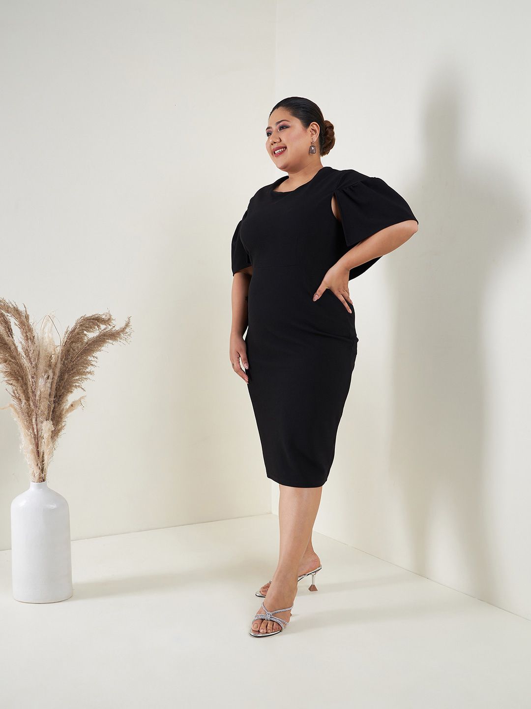 SASSAFRAS Curve Plus Size Sheath Dress