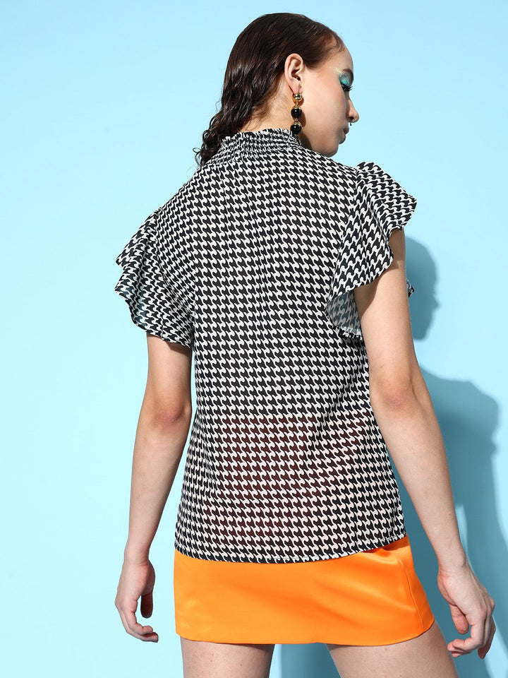 Berrylush White Geometric New Neckline Top