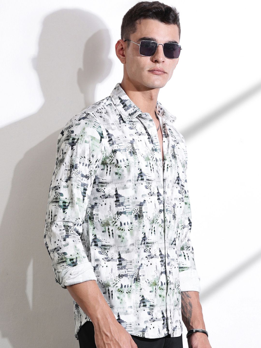 Thomas Scott Men Classic Slim Fit Spread Collar Abstract Printed Casual Shirt
