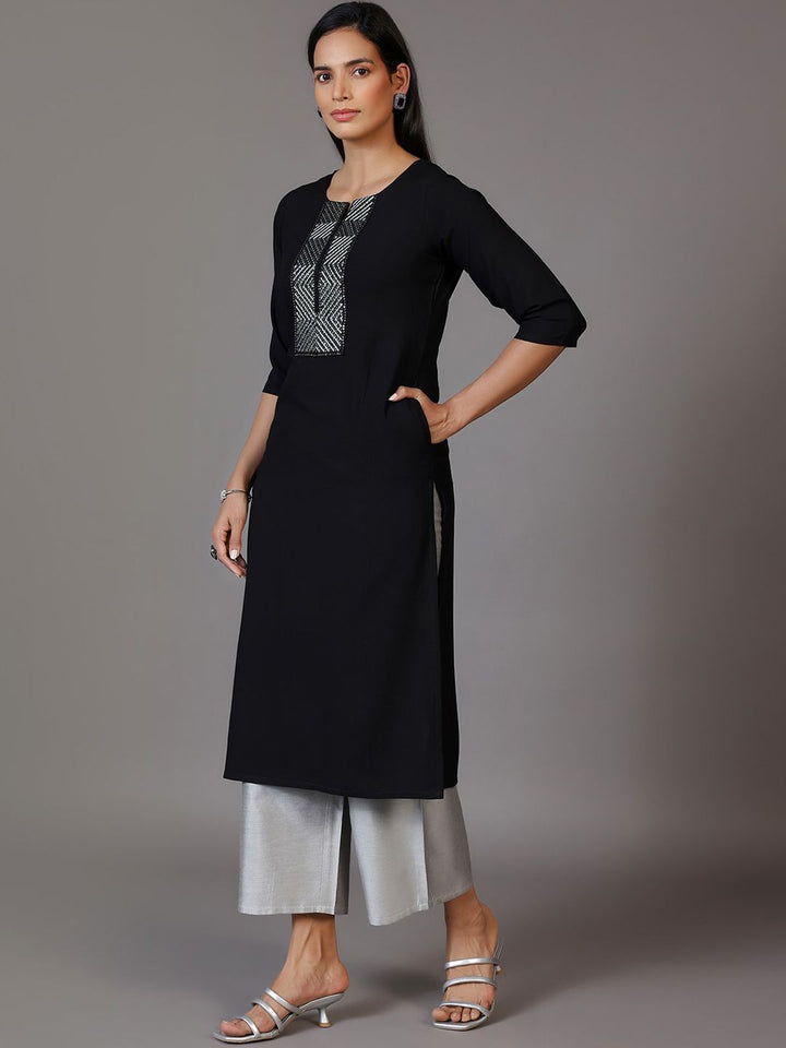 Libas Geometric Yoke Design Thread Work Kurta