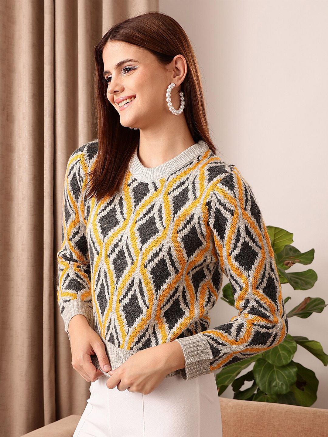 STREET 9 Black & Yellow Cable Knit Crop Pullover
