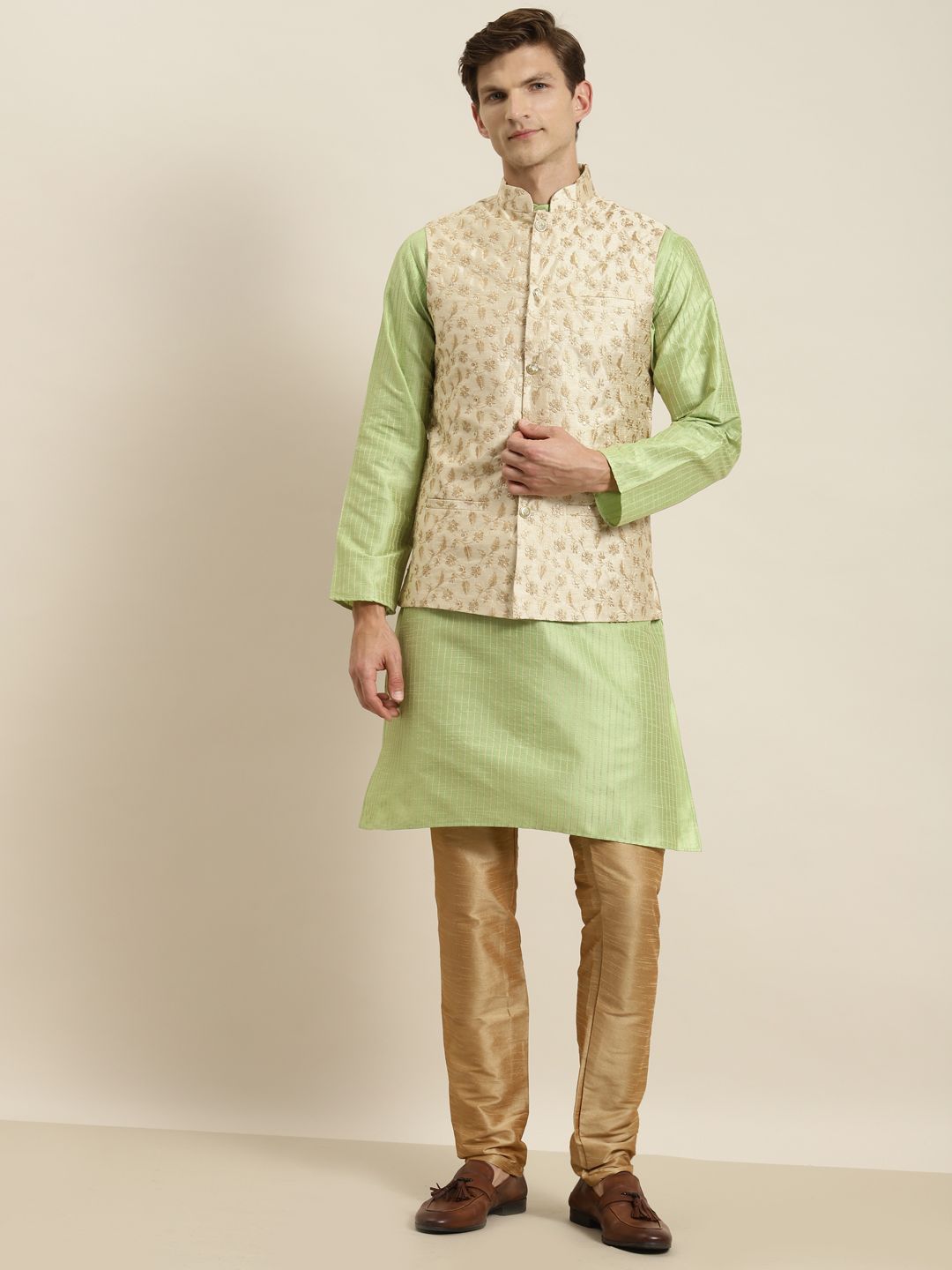 SOJANYA Men Green Striped Kurta with Churidar & Nehru Jacket