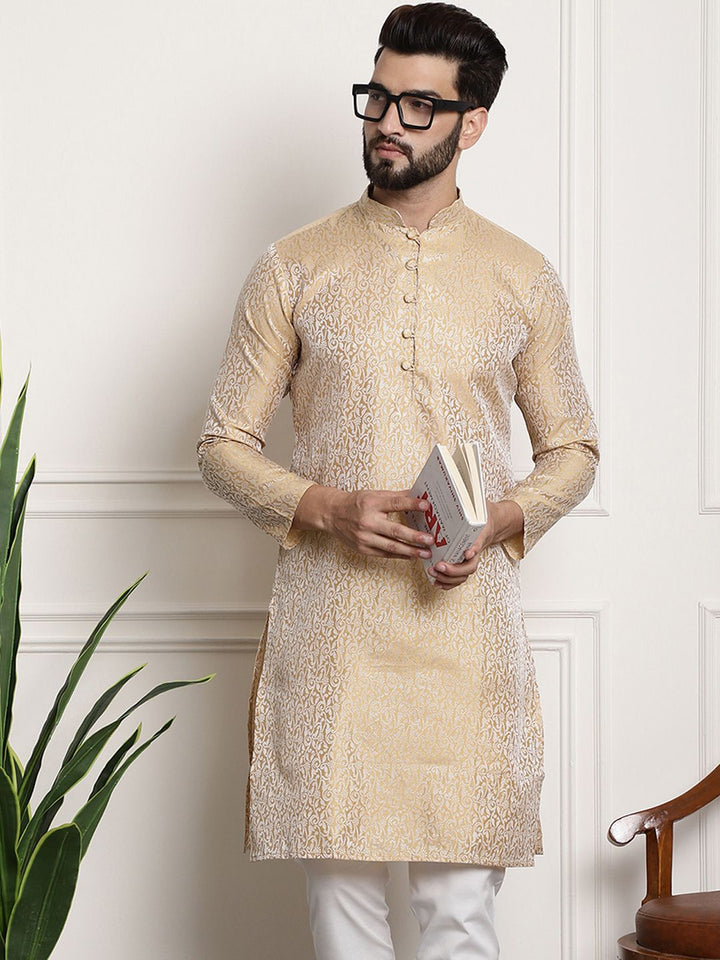 SOJANYA Men Gold-Toned & Cream-Coloured Ethnic Motifs Jacquard Kurta