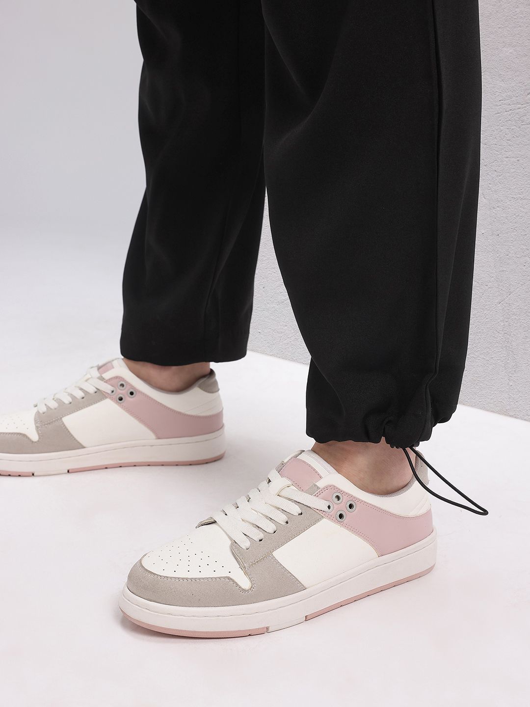 HRX by Hrithik Roshan Women Lifestyle Track pants
