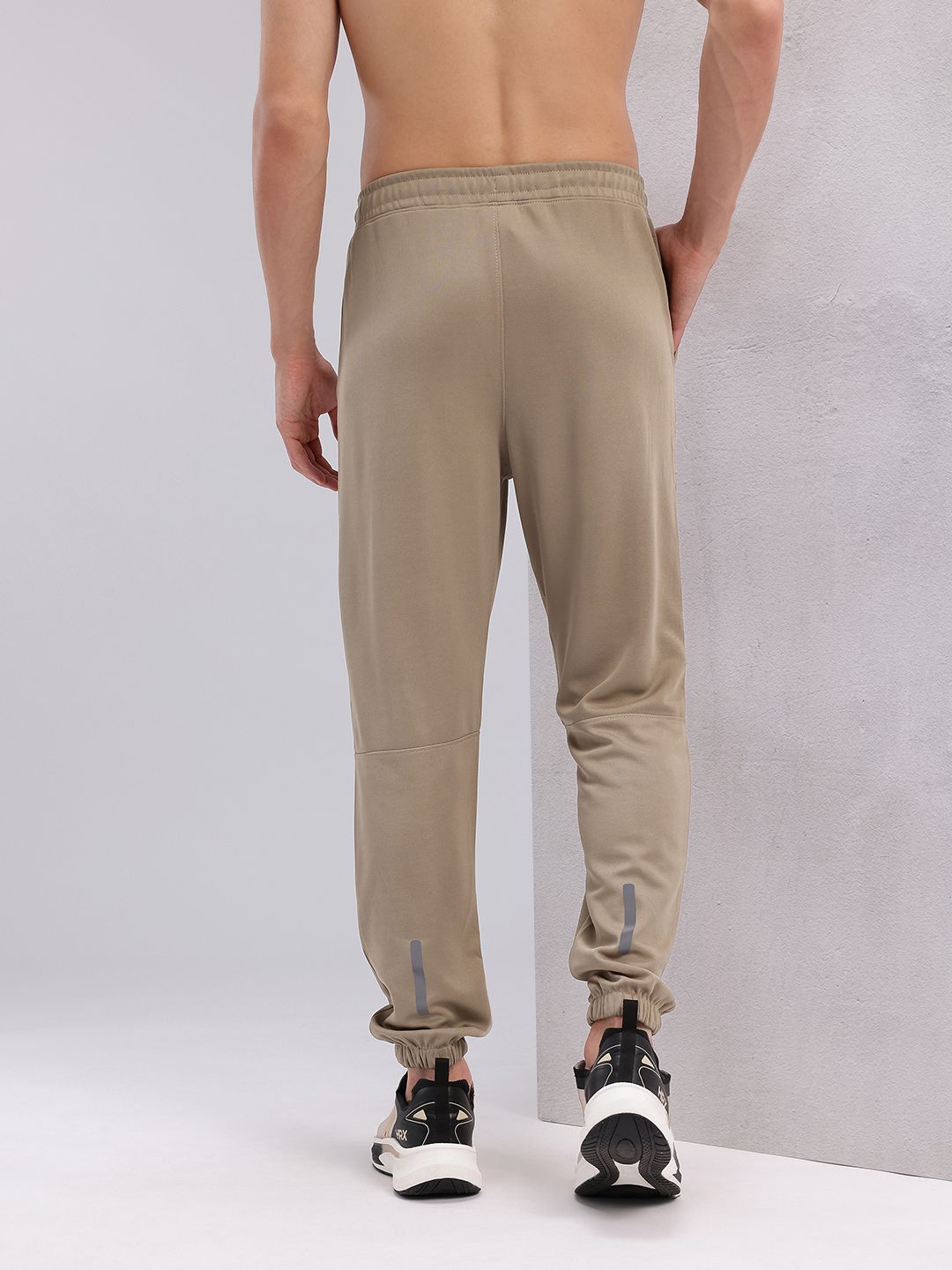 HRX oleh Hrithik Roshan Men Butiran Reflektif Rapid-Dry Running Seluar Lintasan