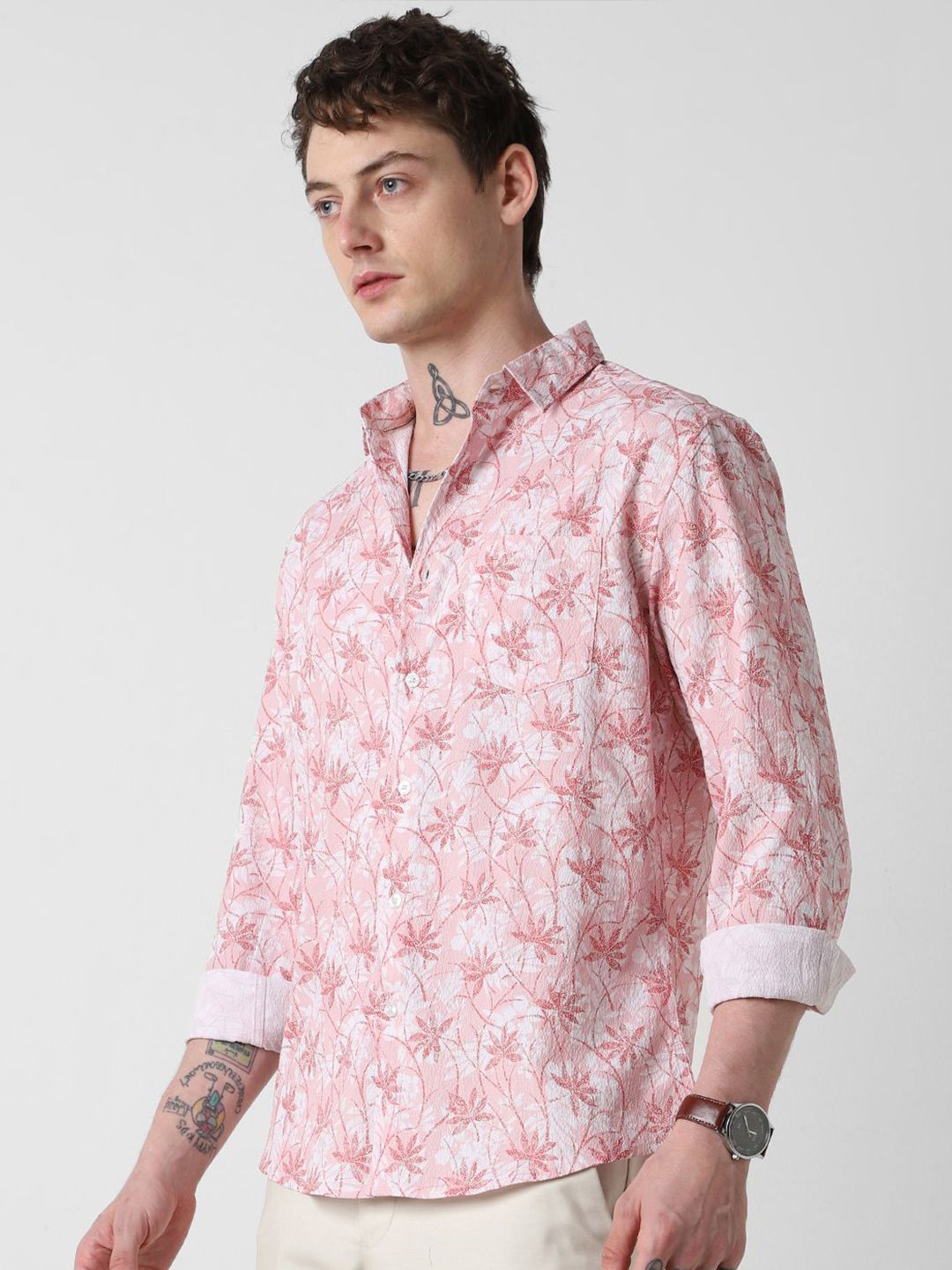 VASTRADO Classic Floral Printed Spread Collar Creased  Shirt